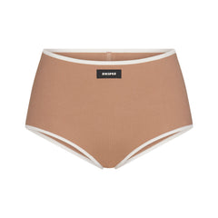 COTTON RIB BOY SHORT | SIENNA CONTRAST FLAT ON A WHITE BACKGROUND | FLT