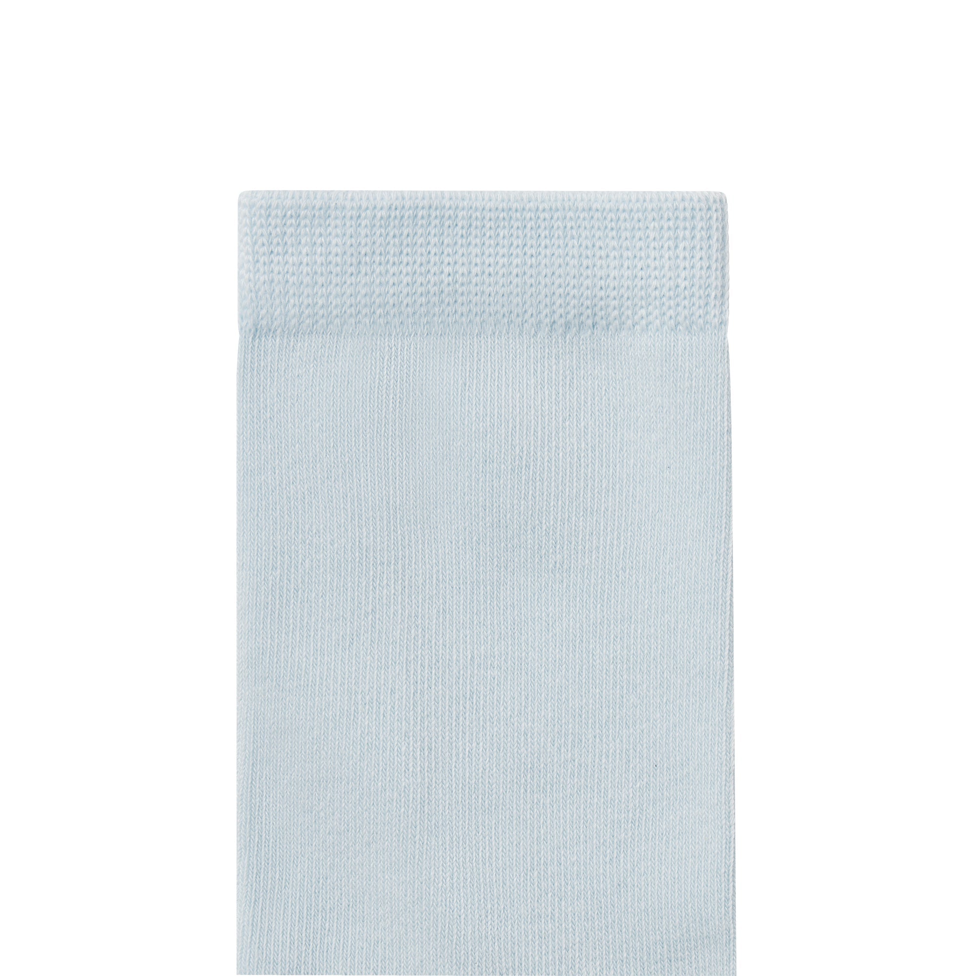 TEXTURED SOCK 3-PACK | SNOW-ESSENTIALS FLAT ON A WHITE BACKGROUND | FLT @ | FOCUS: 0.0, 1.0, 0.9