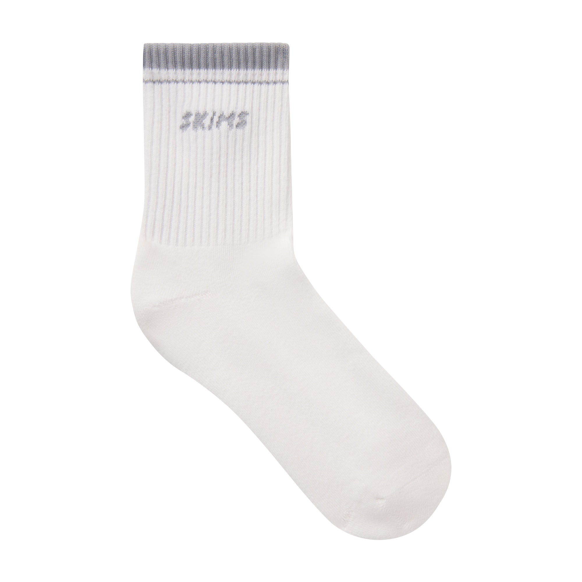RIBBED QUARTER CREW LOGO SOCK | SNOW AND LIGHT HEATHER GREY & LAYS FLAT ON A WHITE BACKGROUND | FLT