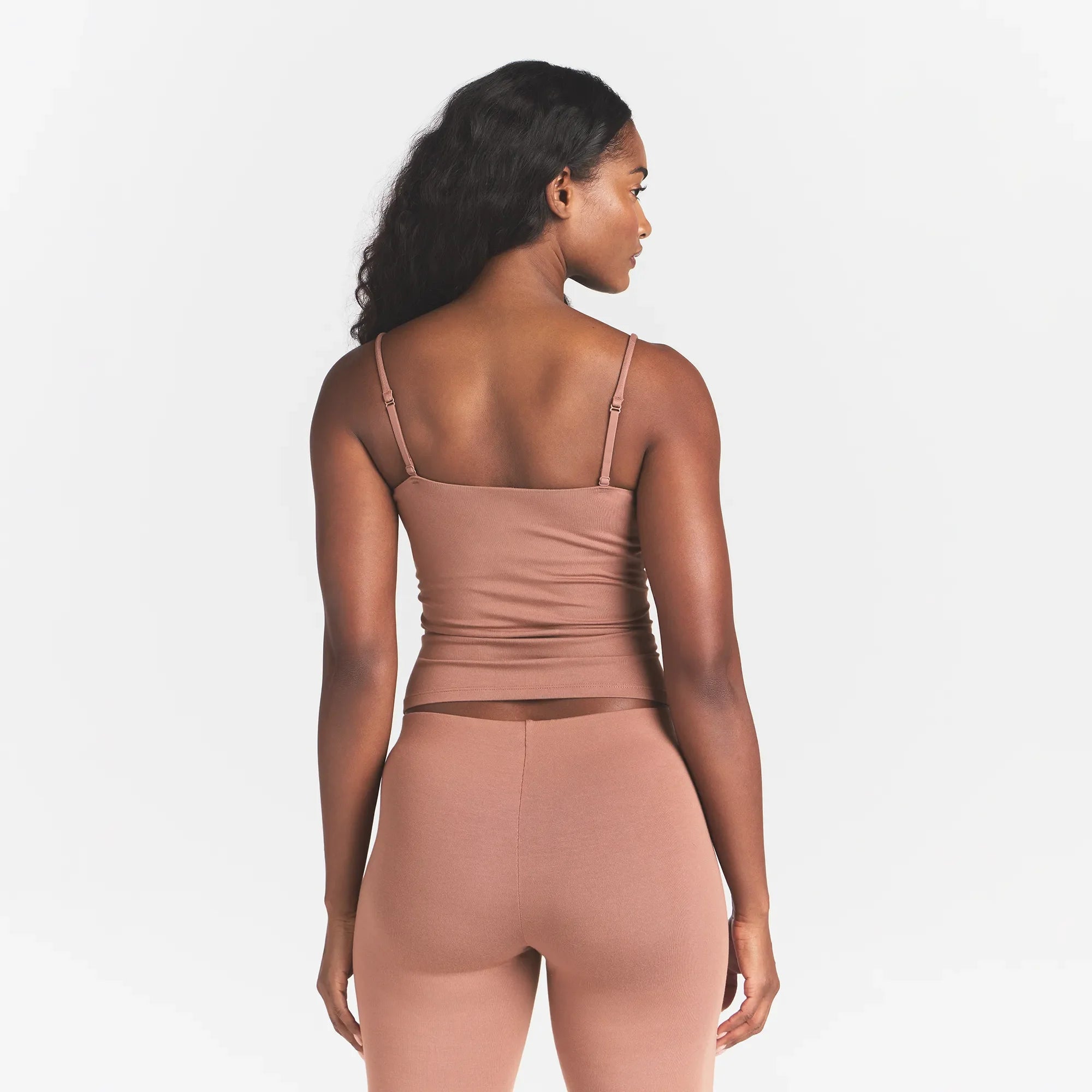 SMOOTH LAYERS SCOOP NECK CAMI | NUTMEG ON A MODEL BACK VIEW @ | FOCUS: 0.0, 1.0, 0.9