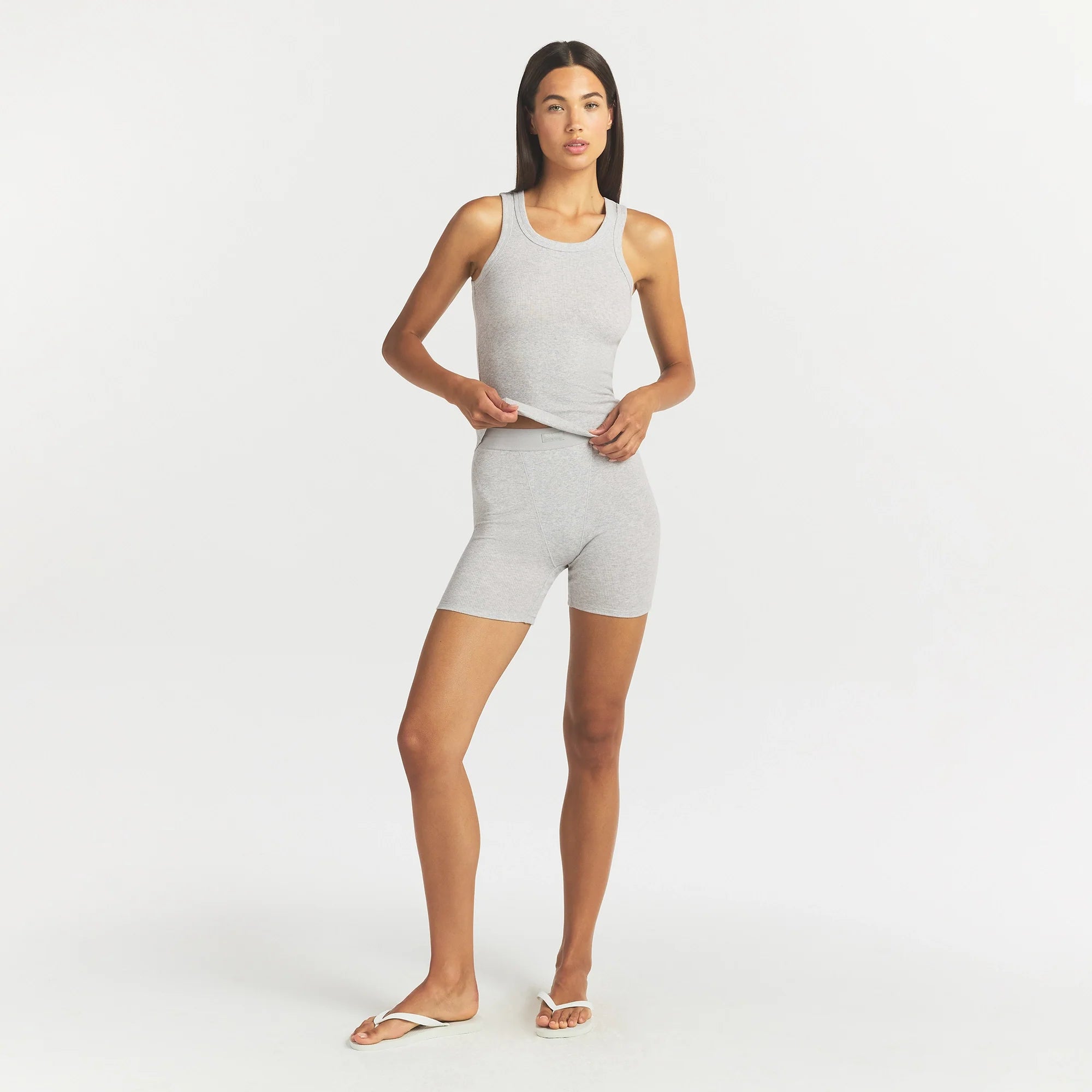 COTTON RIB SCOOP NECK TANK | LIGHT HEATHER GREY ON A MODEL FRONT VIEW @ | FOCUS: 0.0, 1.0, 0.9