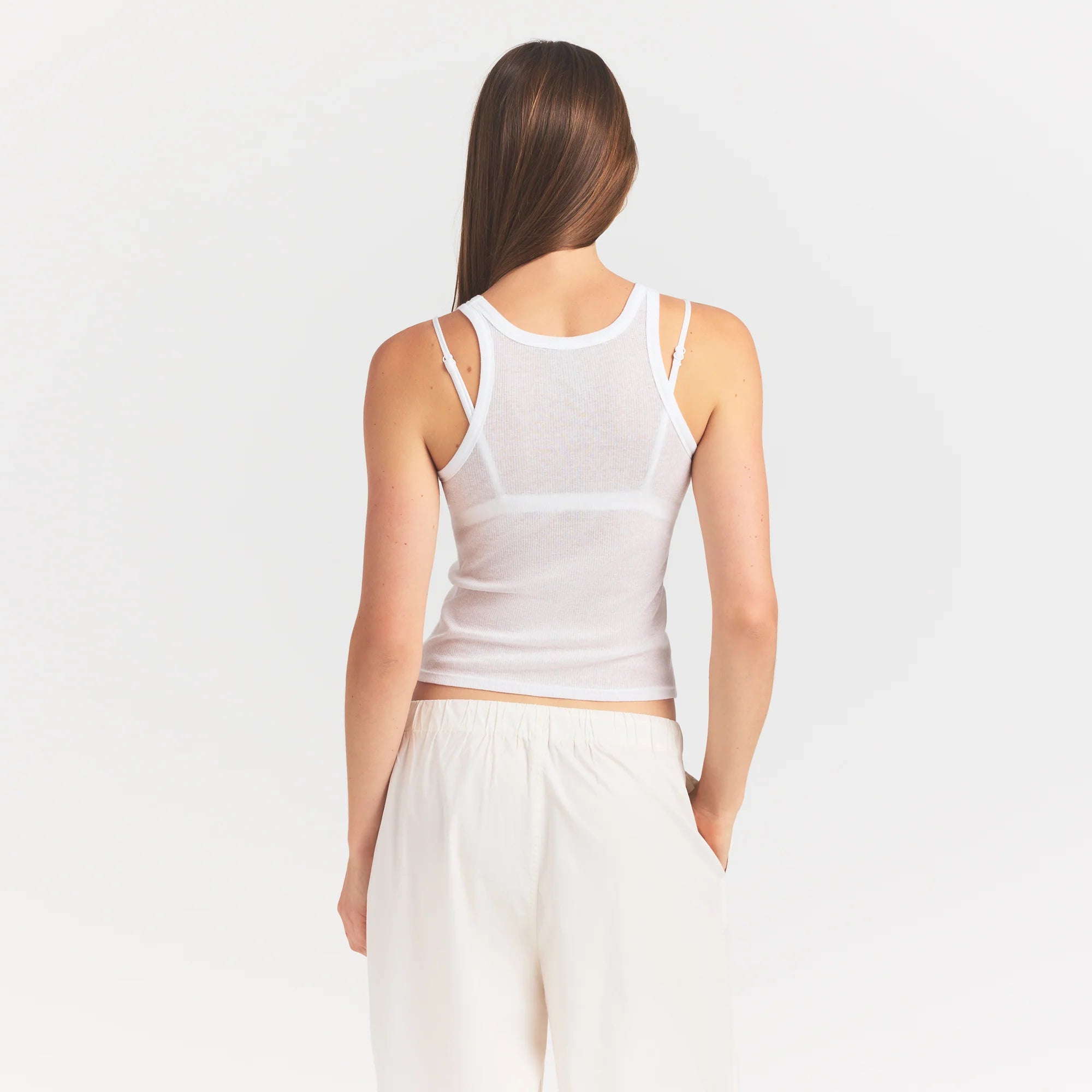 SHEER RIB TANK | SNOW ON A MODEL SIDE VIEW @ | FOCUS: 0.0, 1.0, 0.9
