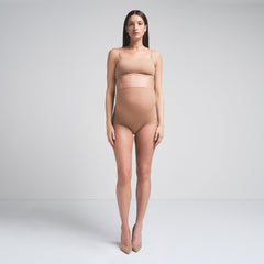 FITS EVERYBODY MATERNITY NURSING SCOOP BRALETTE | SIENNA ON A MODEL FRONT VIEW