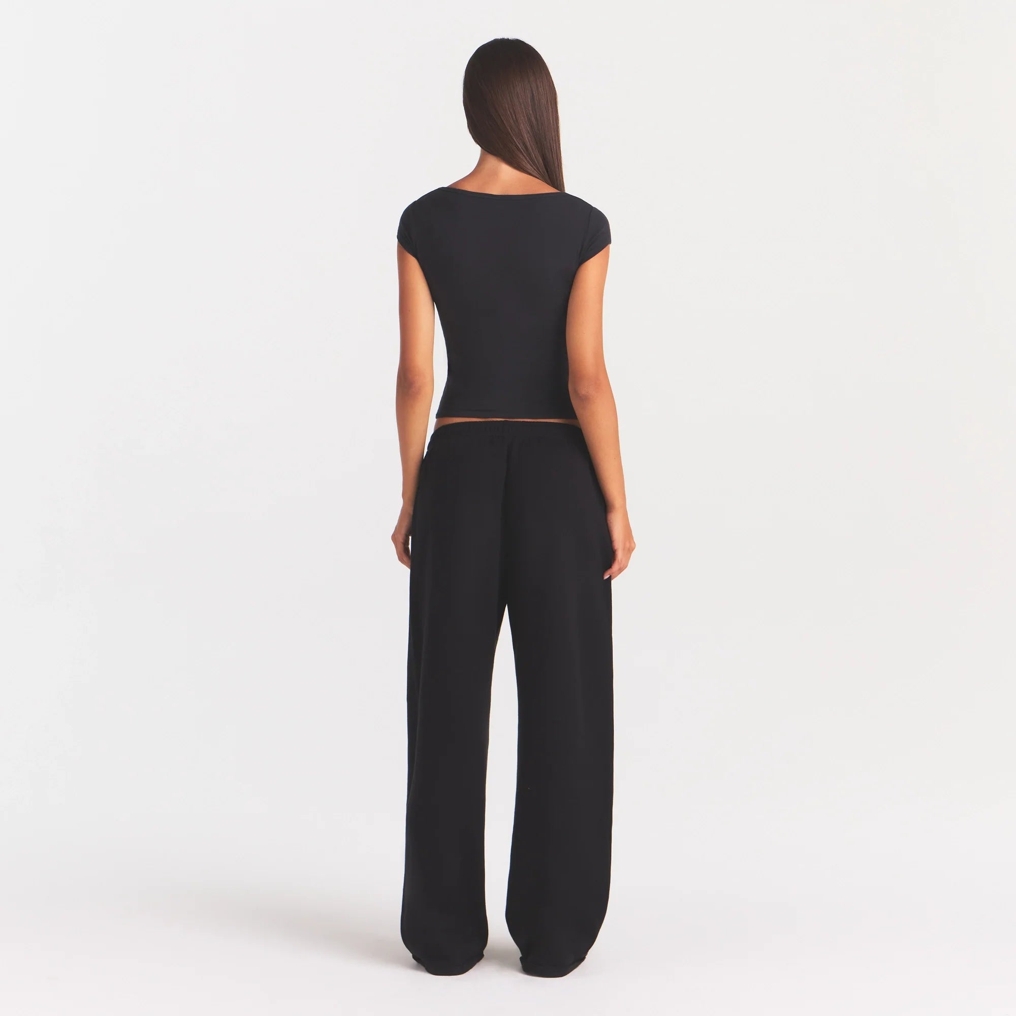 COTTON JERSEY SCOOP NECK T-SHIRT | SOOT ON A MODEL FRONT VIEW