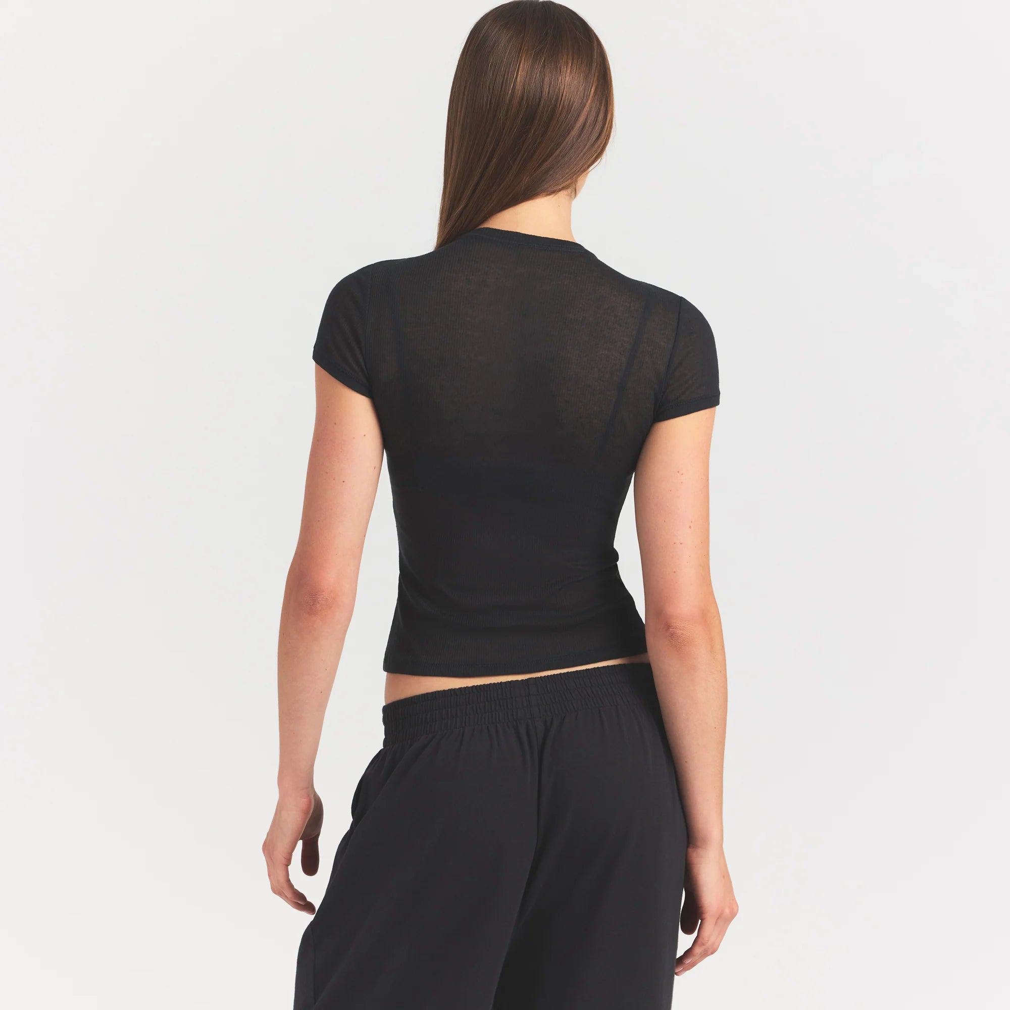 SHEER RIB T-SHIRT | SOOT ON A MODEL SIDE VIEW @ | FOCUS: 0.0, 1.0, 0.9