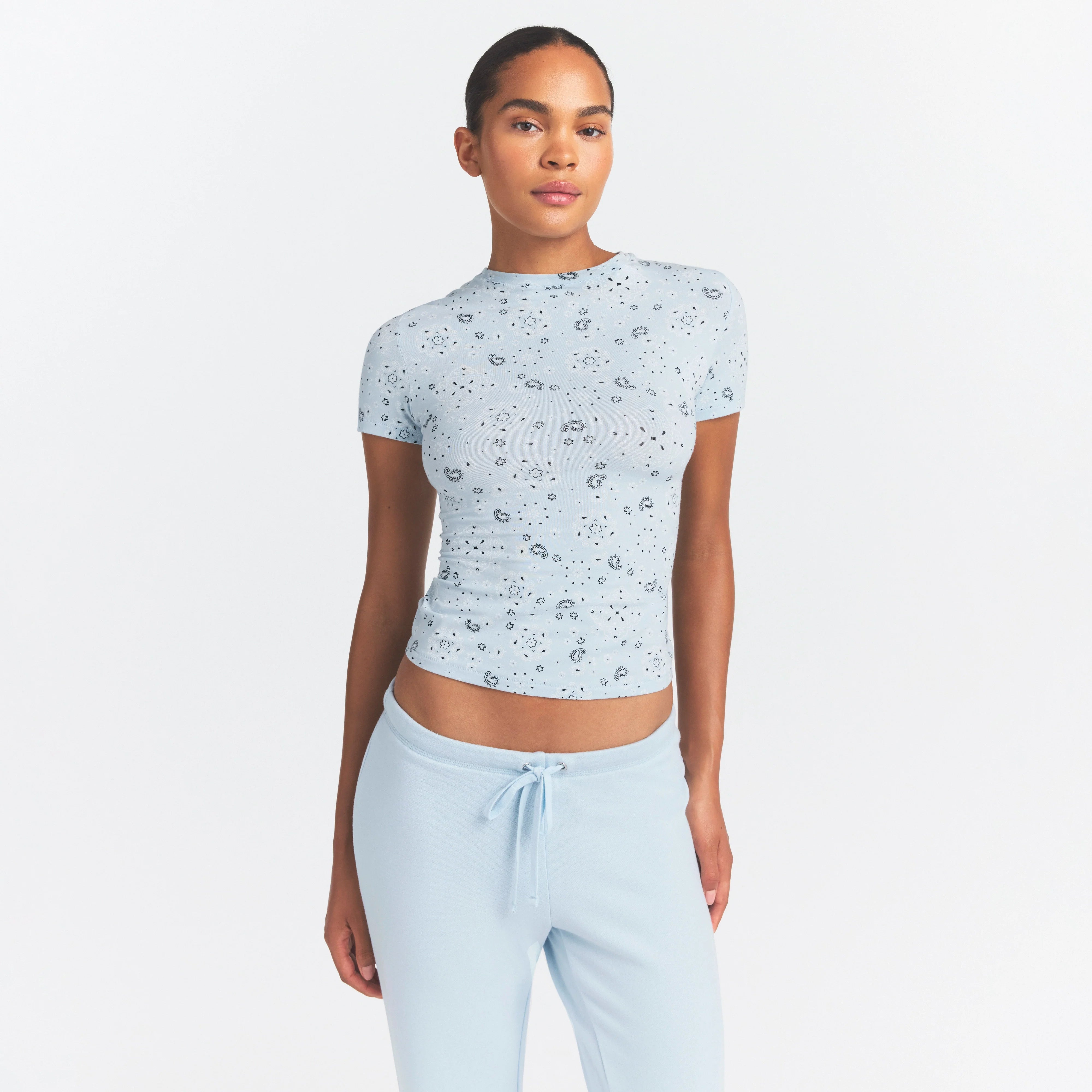 COTTON JERSEY T-SHIRT | POWDER BLUE BANDANA ON A MODEL SIDE VIEW @ | FOCUS: 0.0, 1.0, 0.9