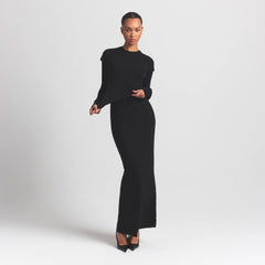 FEATHERWEIGHT CASHMERE TEE | ONYX ON A MODEL FRONT VIEW S | FOCUS: 0.0, 1.0, 0.9