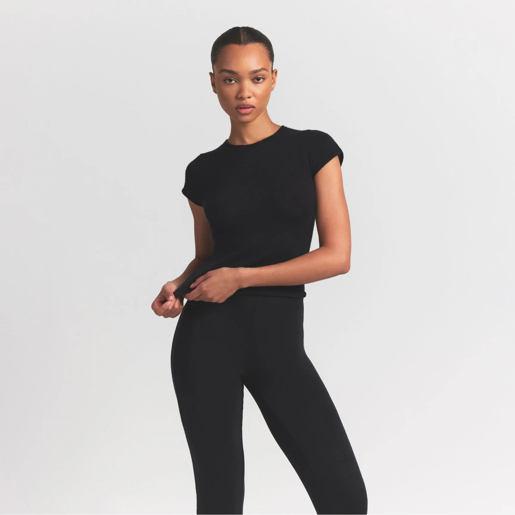 FEATHERWEIGHT CASHMERE TEE | ONYX ON A MODEL SIDE VIEW S | FOCUS: 0.0, 1.0, 0.9