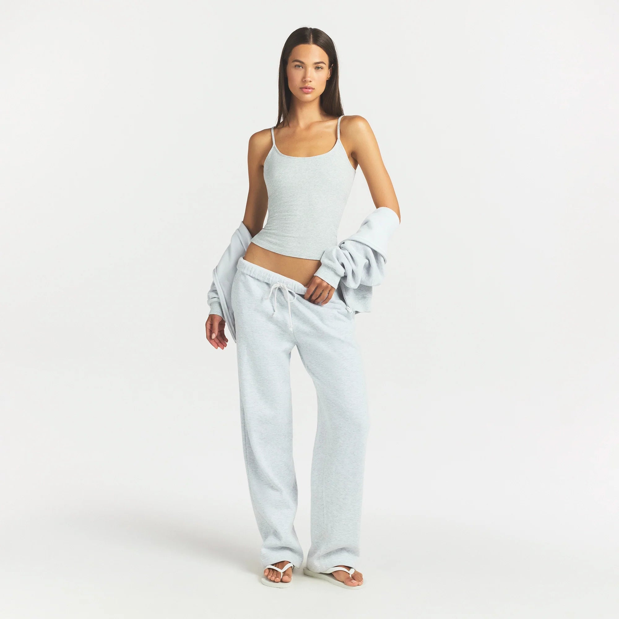 COTTON FLEECE CLASSIC STRAIGHT LEG PANT | LIGHT HEATHER GREY ON A MODEL FRONT VIEW @ | FOCUS: 0.0, 1.0, 0.9