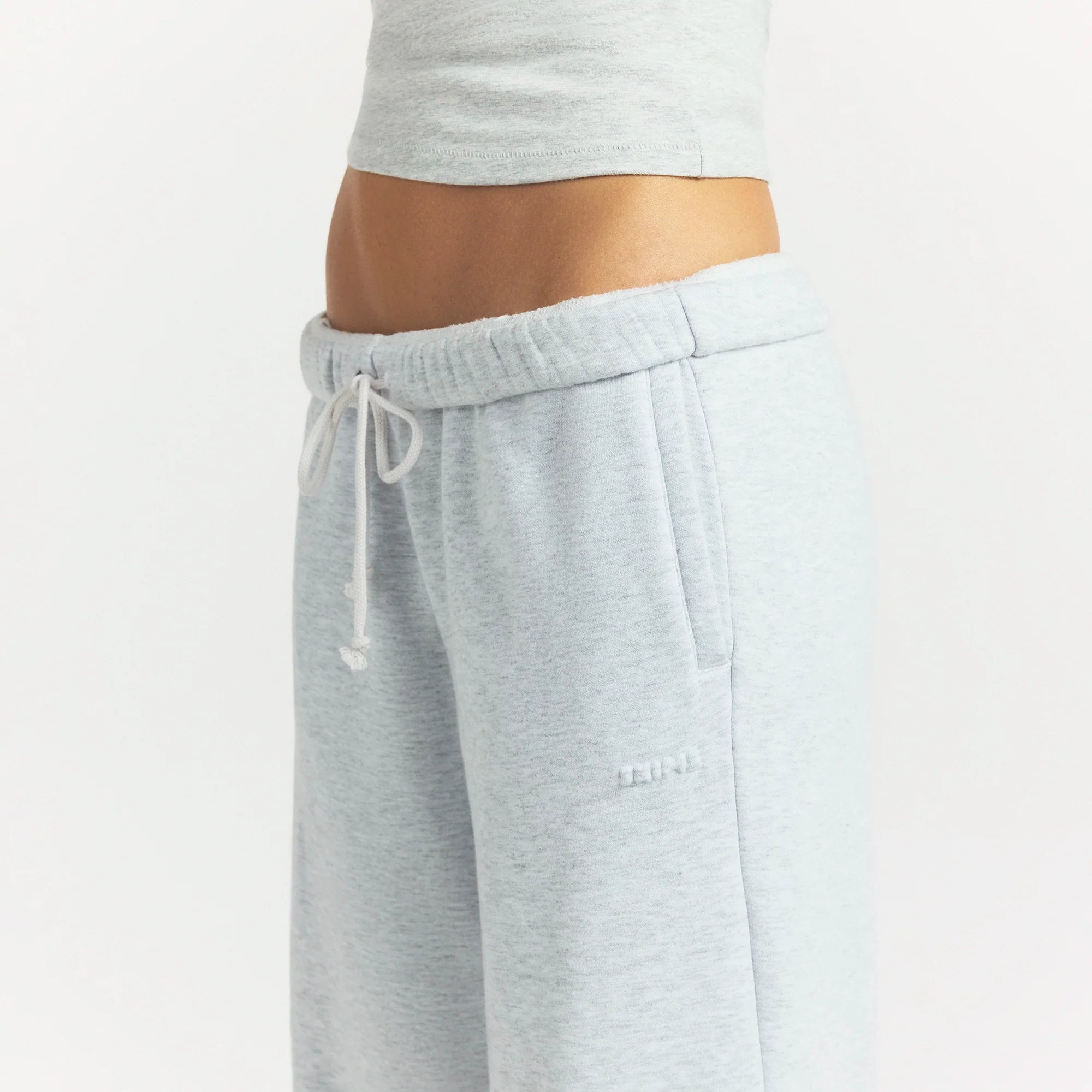 COTTON FLEECE CLASSIC STRAIGHT LEG PANT | LIGHT HEATHER GREY ON A MODEL SIDE VIEW @ | FOCUS: 0.0, 1.0, 0.9