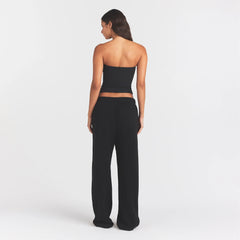 COTTON FLEECE CLASSIC STRAIGHT LEG PANT | ONYX ON A MODEL BACK VIEW @ | FOCUS: 0.0, 1.0, 0.9