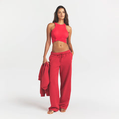 COTTON FLEECE CLASSIC STRAIGHT LEG PANT | WASHED RED ON A MODEL FRONT VIEW @ | FOCUS: 0.0, 1.0, 0.9