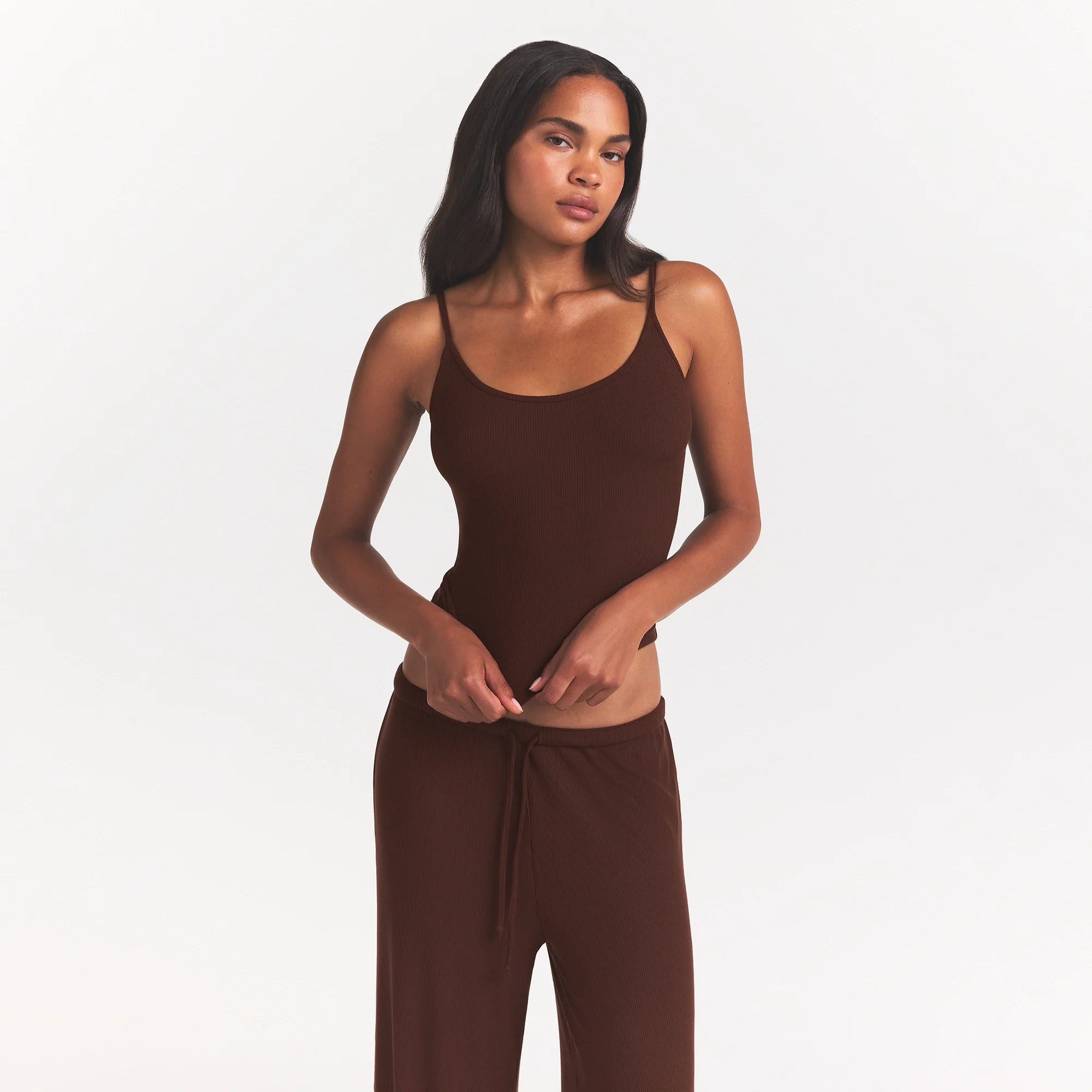SOFT LOUNGE TANK SLEEP SET | COCOA ON A MODEL FRONT VIEW @ | FOCUS: 0.0, 1.0, 0.9