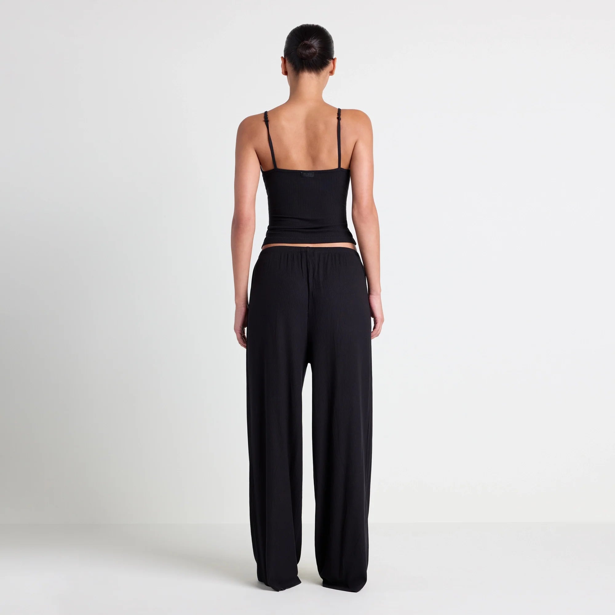 SOFT LOUNGE TANK SLEEP SET | ONYX ON A MODEL FRONT VIEW @ | FOCUS: 0.0, 1.0, 0.9