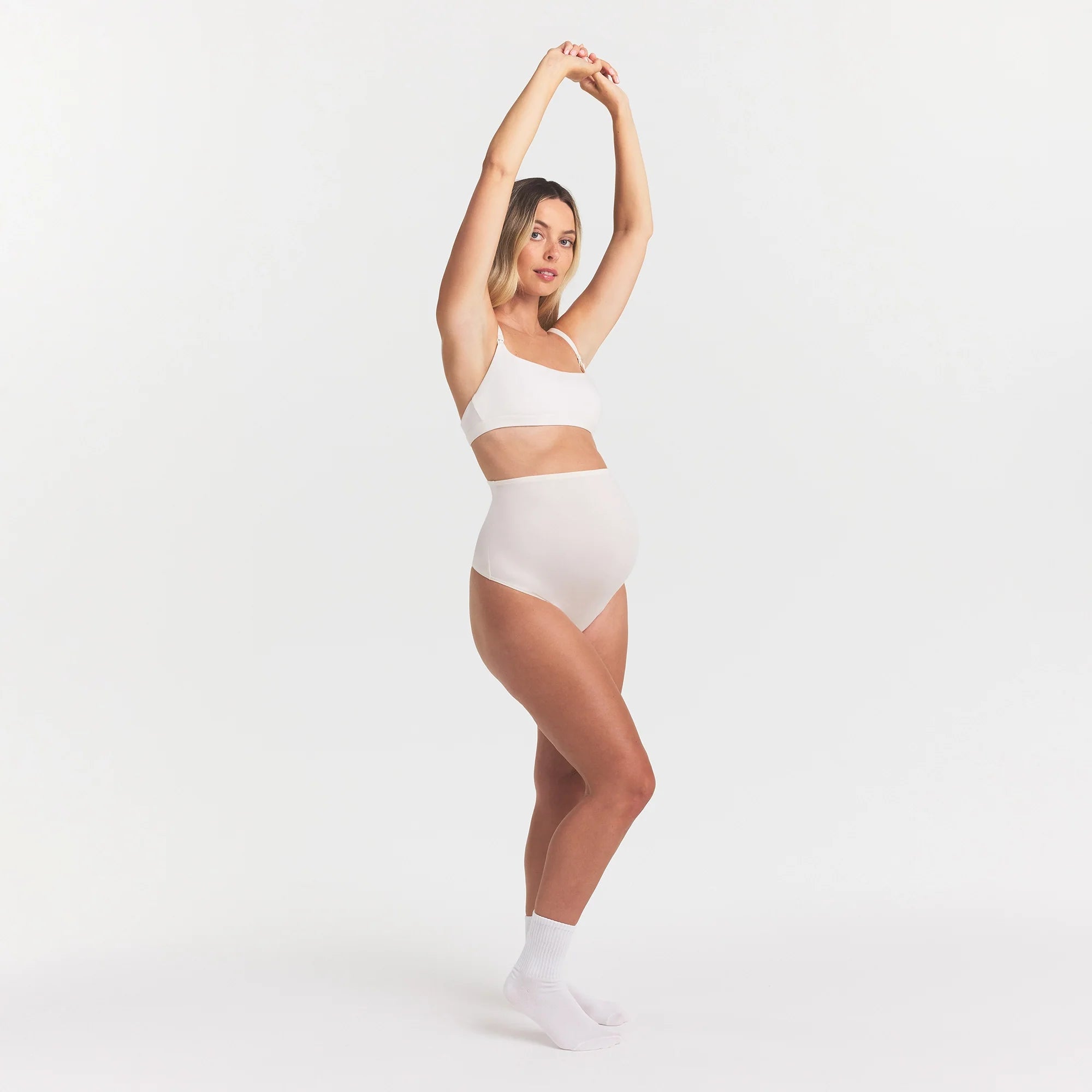 COTTON JERSEY MATERNITY HIGH-WAISTED THONG | MARBLE ON A MODEL FRONT VIEW @ | FOCUS: 0.0, 1.0, 0.9