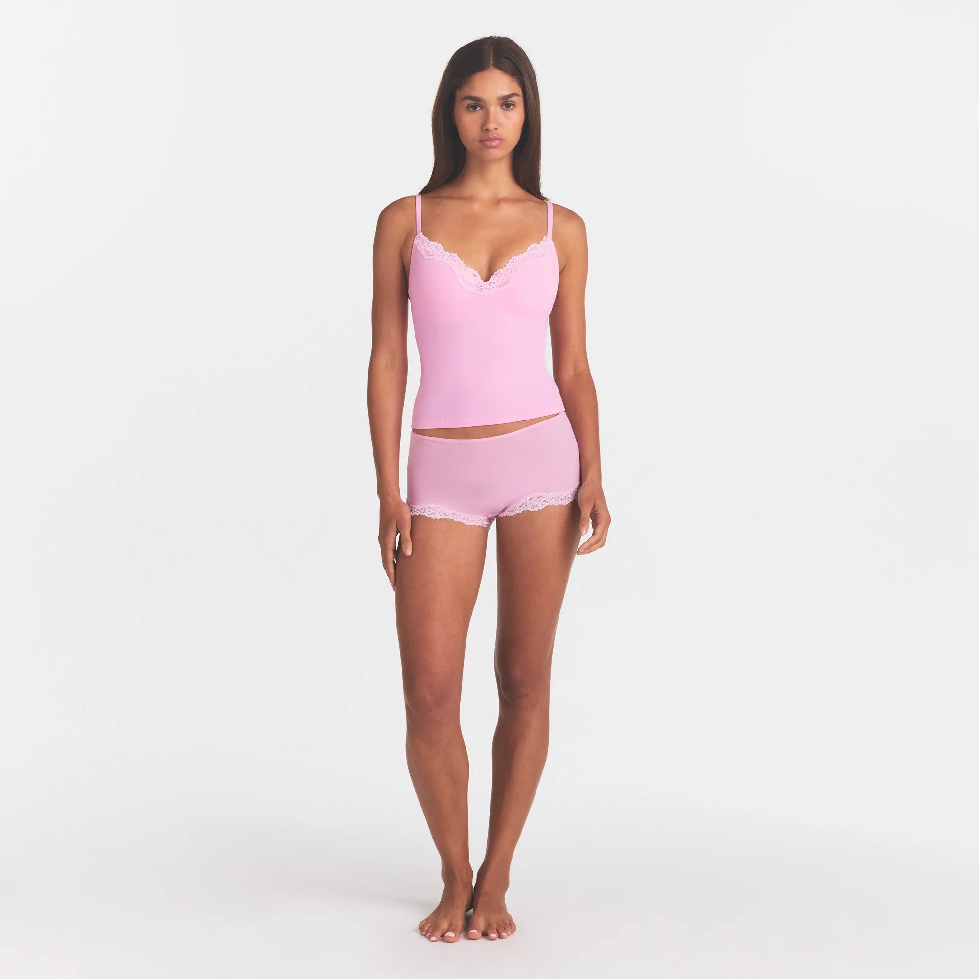 FITS EVERYBODY LACE PUSH-UP CAMI | BUBBLE GUM TONAL ON A MODEL FRONT VIEW @ | FOCUS: 0.0, 1.0, 0.9