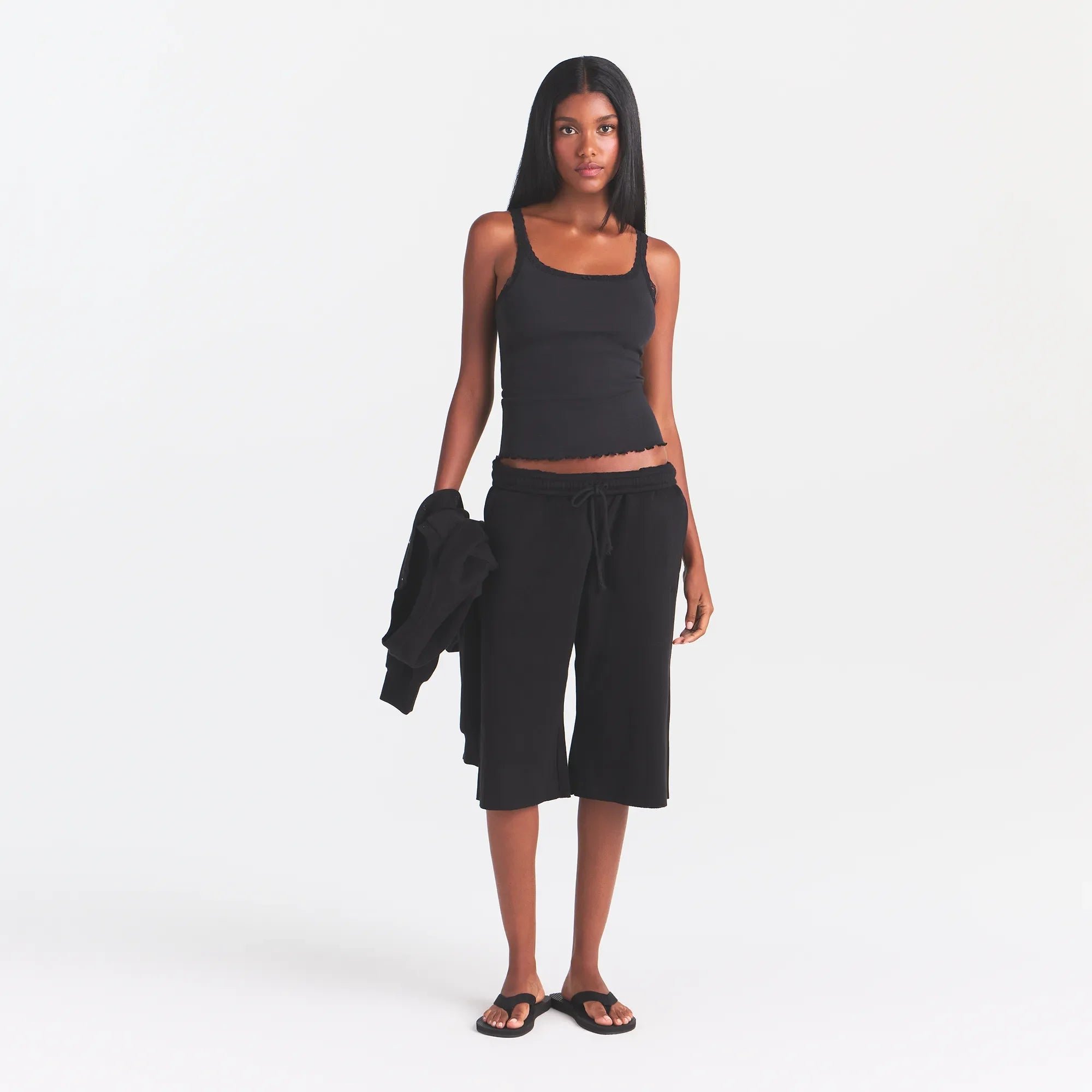 LOGO POINTELLE CAMI | ONYX ON A MODEL | FOCUS: 0.0, 1.0, 0.9