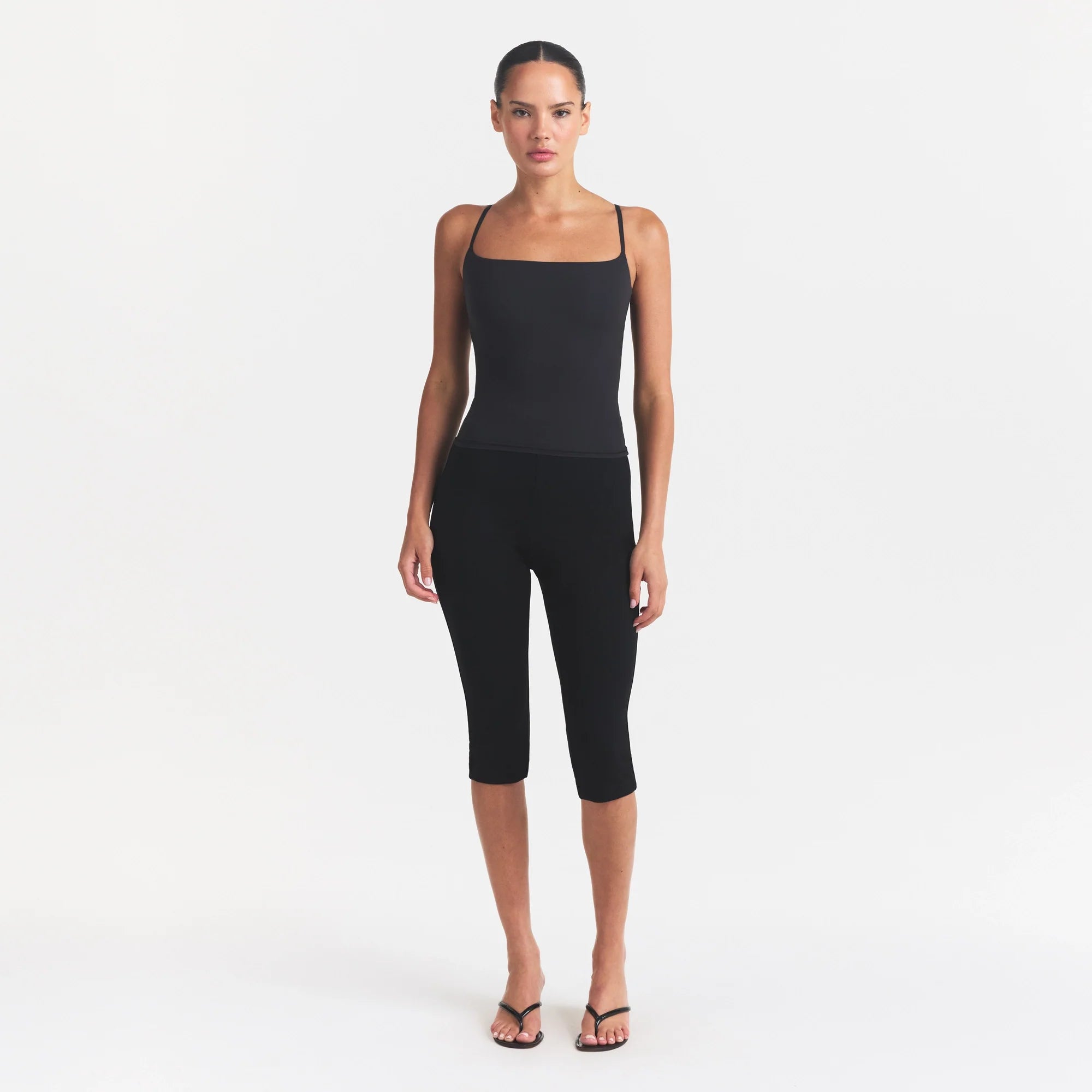 FITS EVERYBODY CAMI | ONYX ON A MODEL FRONT VIEW @ | FOCUS: 0.0, 1.0, 0.9