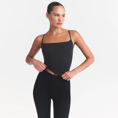 FITS EVERYBODY CAMI | ONYX ON A MODEL SIDE VIEW @ | FOCUS: 0.0, 1.0, 0.9