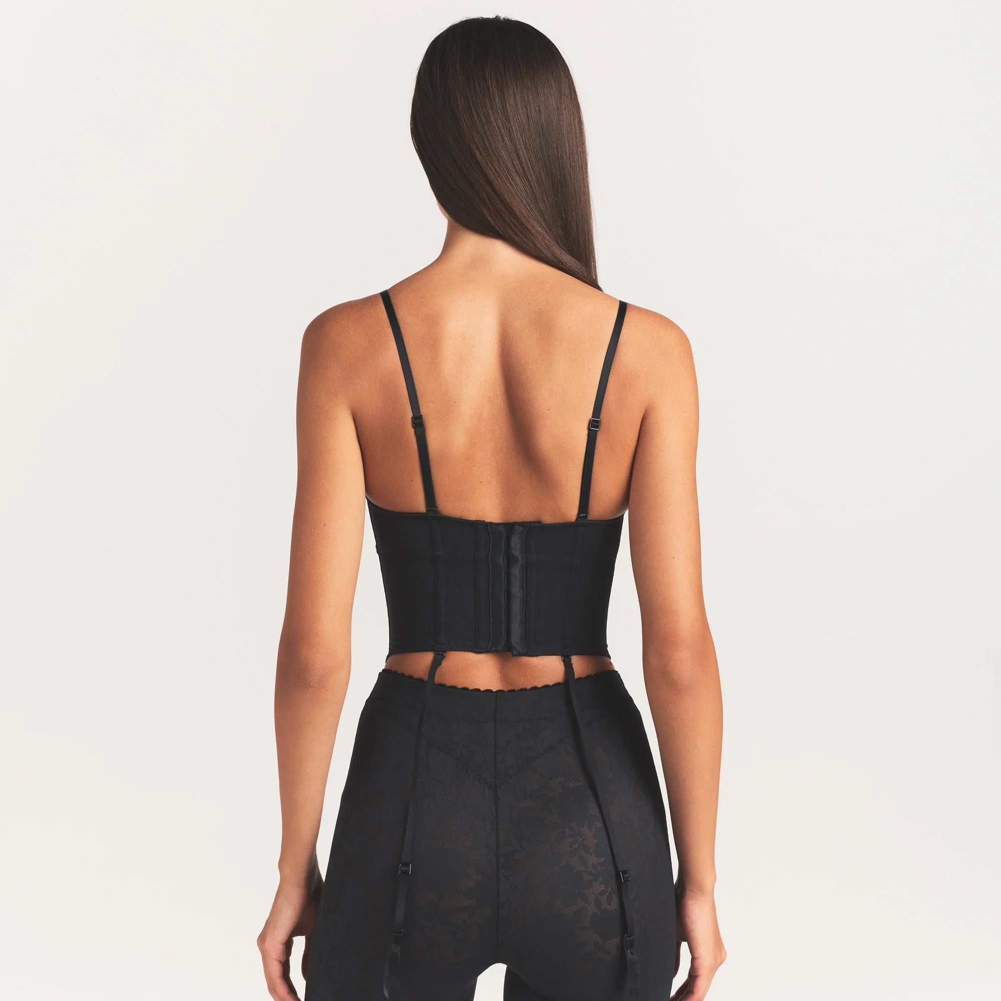 LACE SHAPEWEAR CORSET | ONYX ON A MODEL SIDE VIEW @