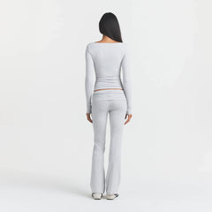 COTTON JERSEY LONG SLEEVE BOATNECK TOP | LIGHT HEATHER GREY ON A MODEL BACK VIEW @ | FOCUS: 0.0, 1.0, 0.9