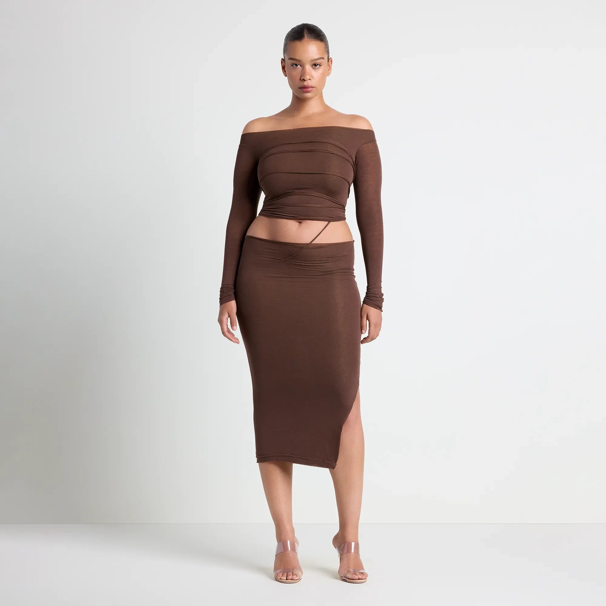 VETTESE X SKIMS SHEER MODAL OFF THE SHOULDER TOP | COCOA ON A MODEL FRONT VIEW | FOCUS: 0.0, 1.0, 0.9