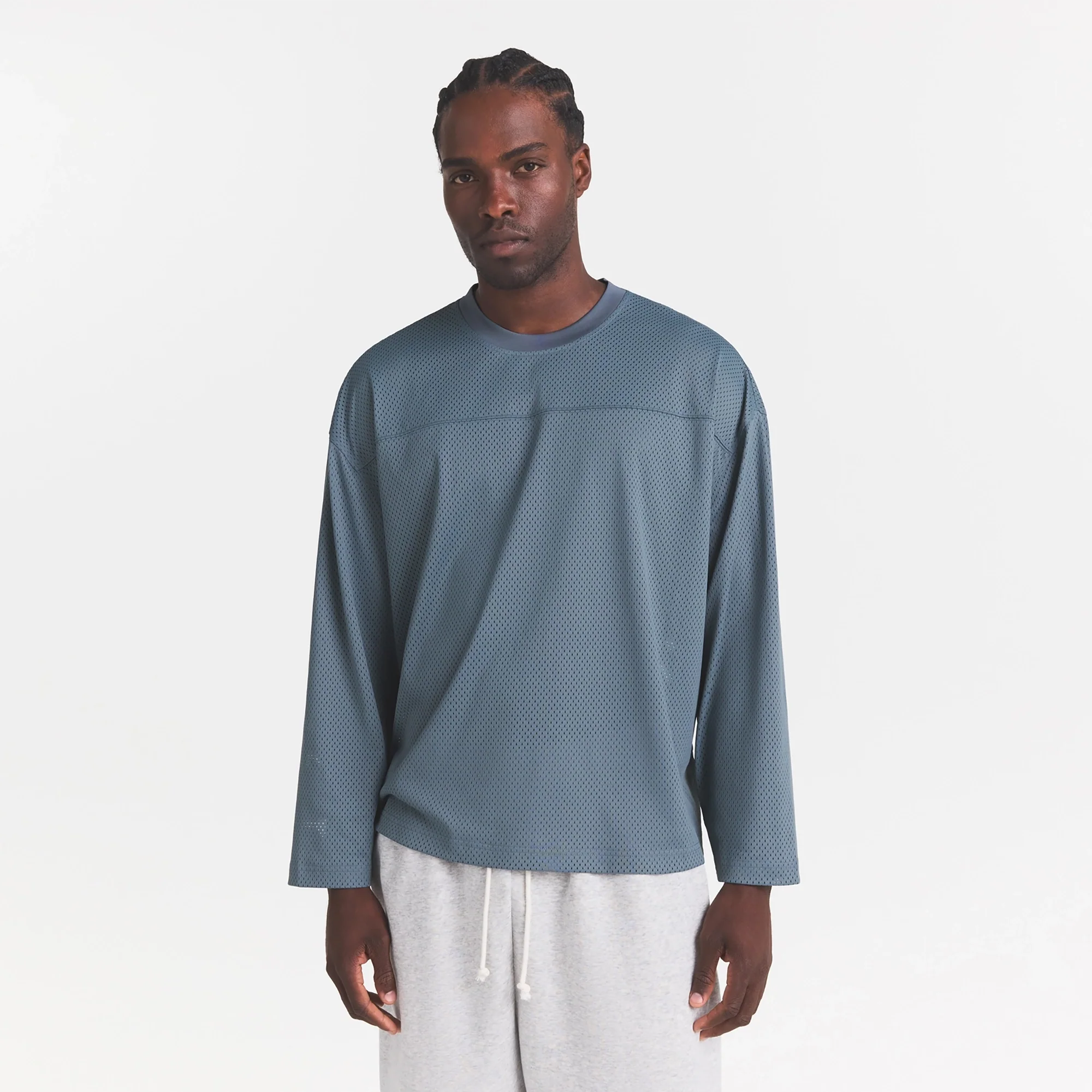 MESH APPAREL MENS LONG SLEEVE JERSEY | ZIRCON ON A MODEL SIDE VIEW @ | FOCUS: 0.0, 1.0, 0.9