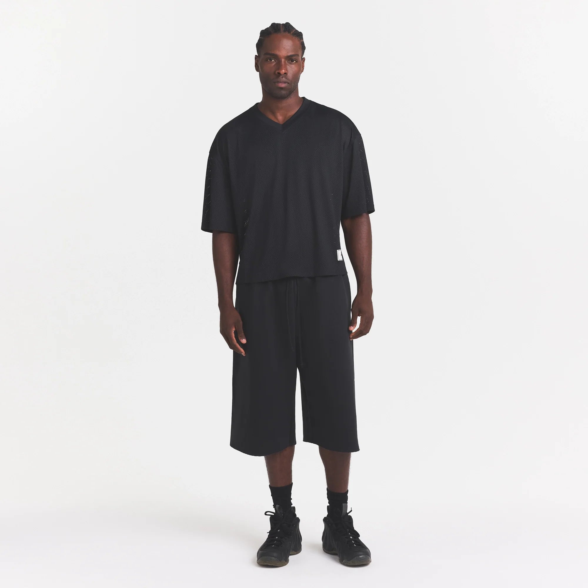 MESH APPAREL MENS CROPPED JERSEY | ONYX ON A MODEL FRONT VIEW @ | FOCUS: 0.0, 1.0, 0.9