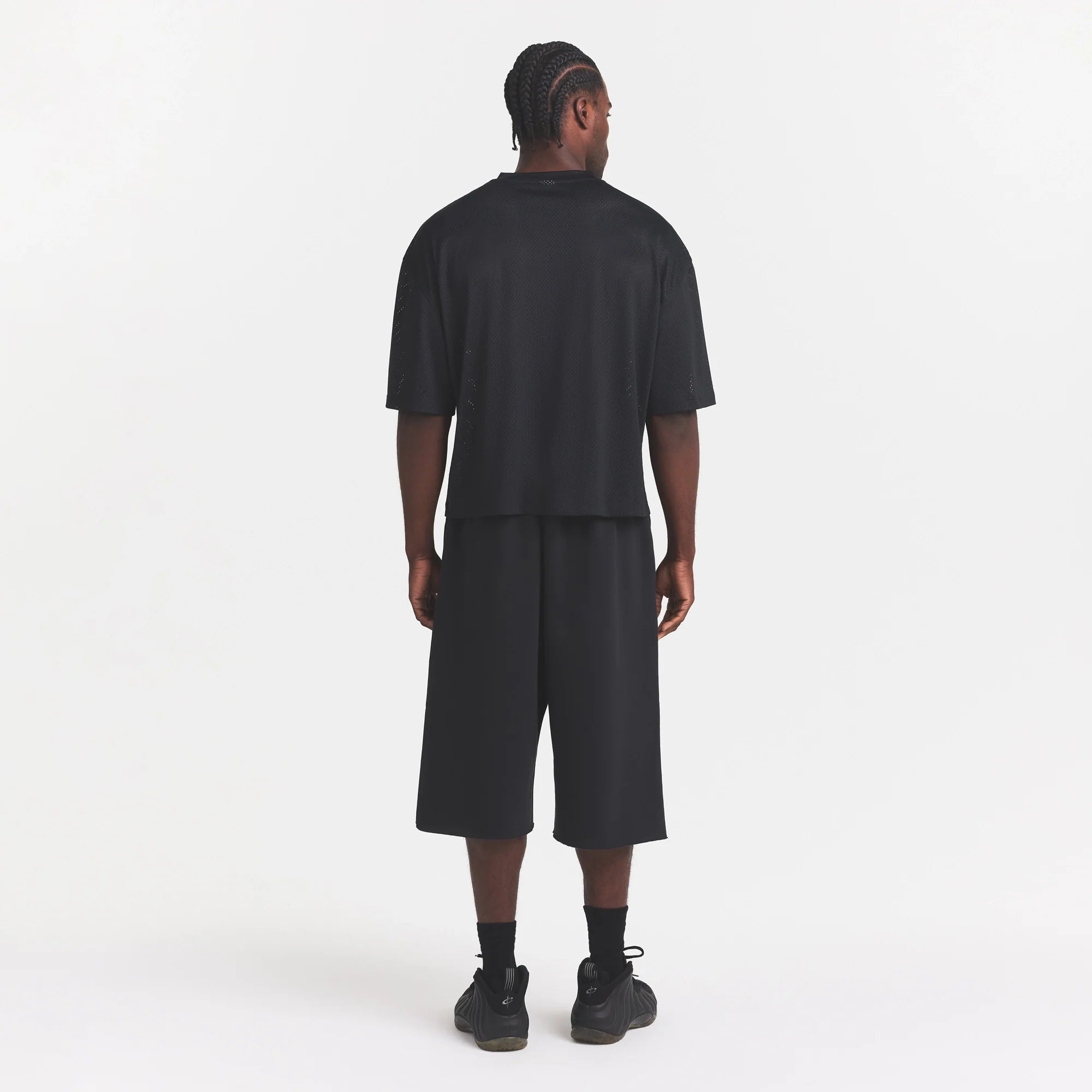 MESH APPAREL MENS CROPPED JERSEY | ONYX ON A MODEL FRONT VIEW @ | FOCUS: 0.0, 1.0, 0.9