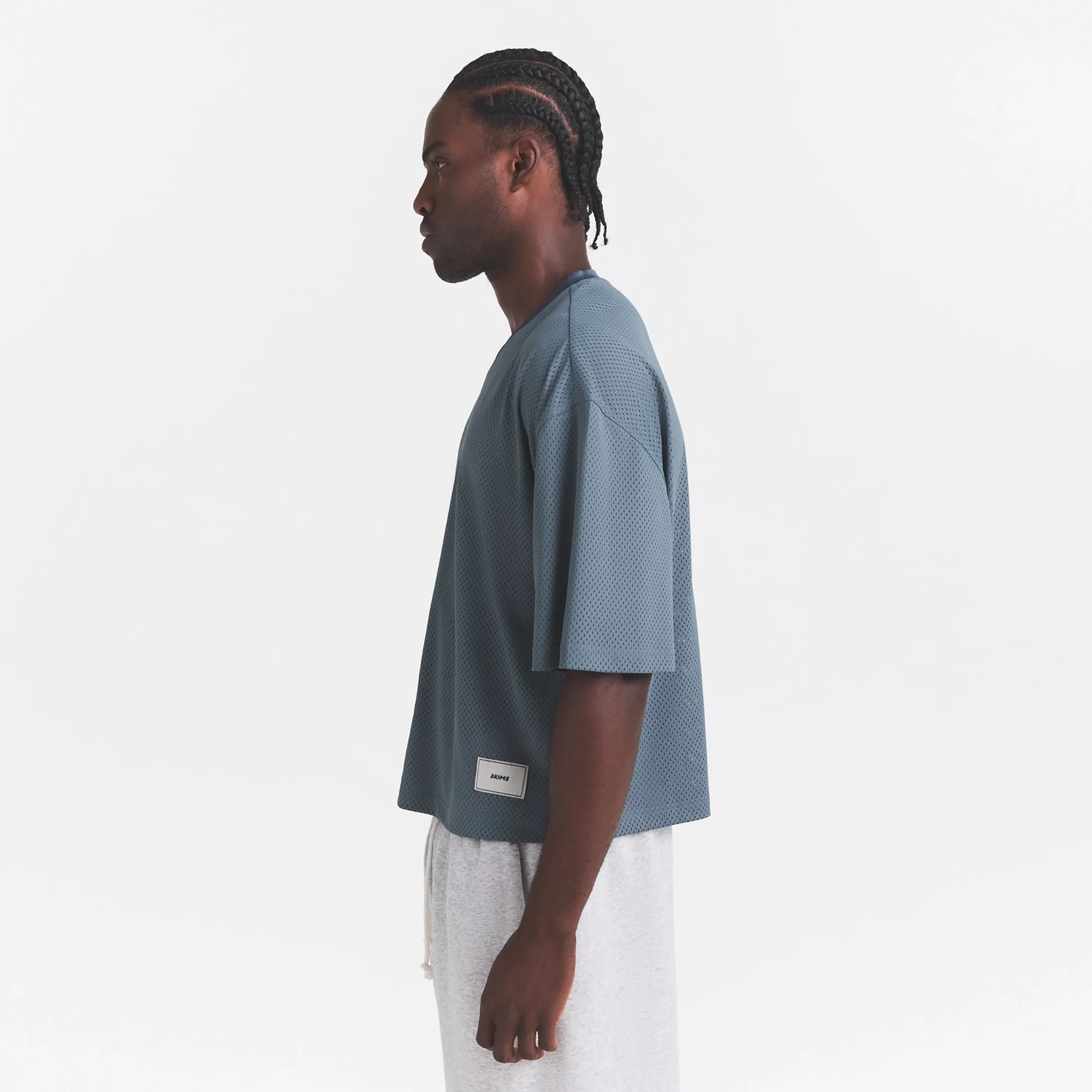 MESH APPAREL MENS CROPPED JERSEY | ZIRCON ON A MODEL SIDE VIEW @ | FOCUS: 0.0, 1.0, 0.9