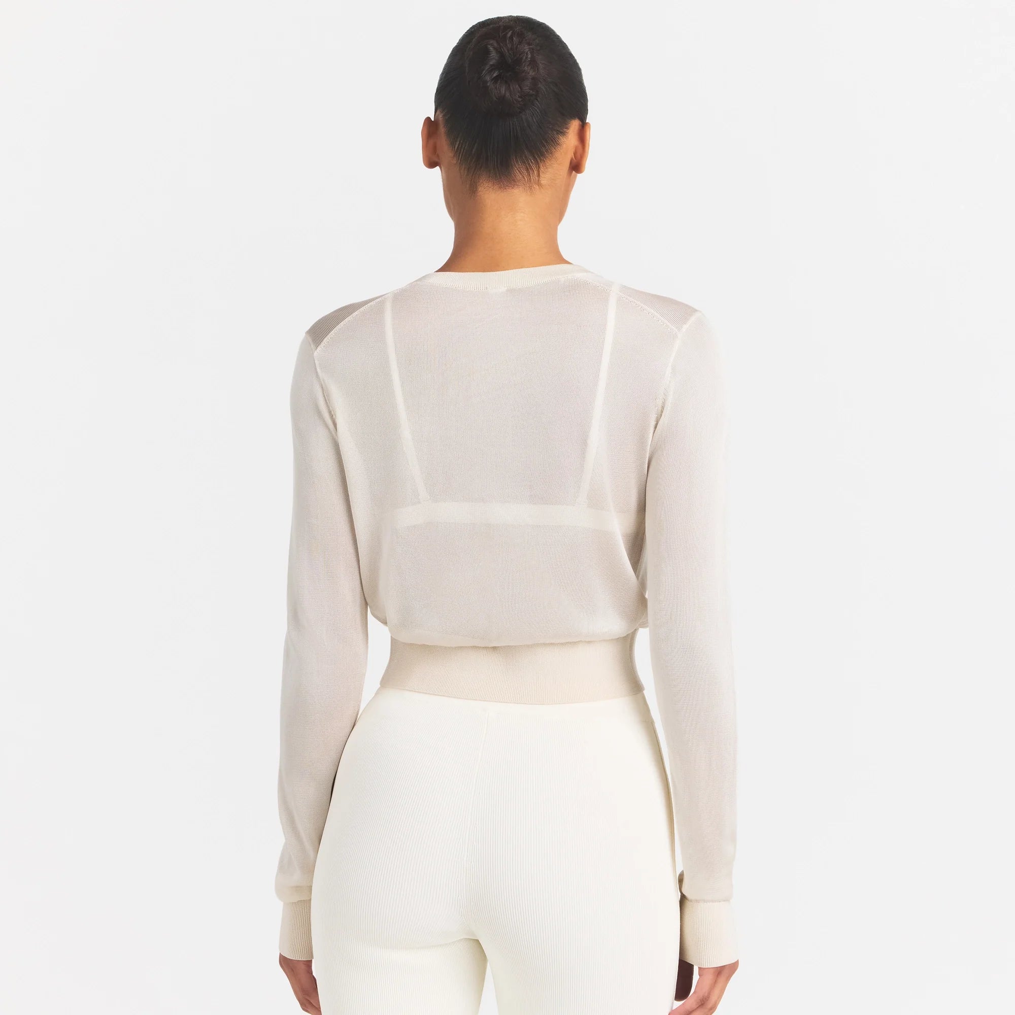 SLINKY KNIT CARDIGAN | BUFF ON A MODEL SIDE VIEW @ | FOCUS: 0.0, 1.0, 0.9