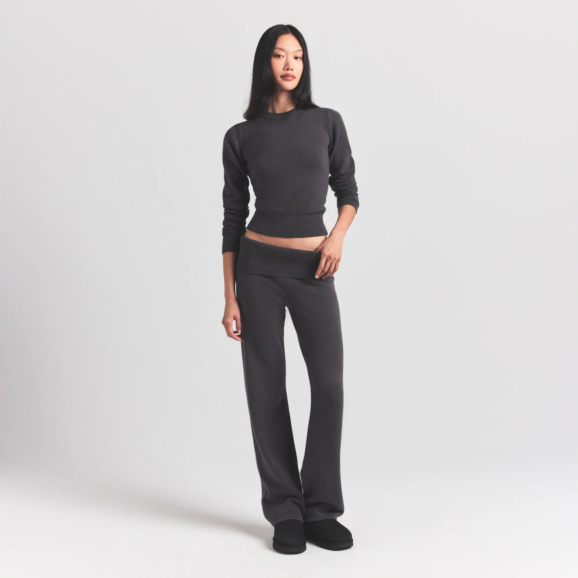 SWEATER KNITS LONG SLEEVE FITTED CREW NECK | ASH ON A MODEL FRONT VIEW @ | FOCUS: 0.0, 1.0, 0.9
