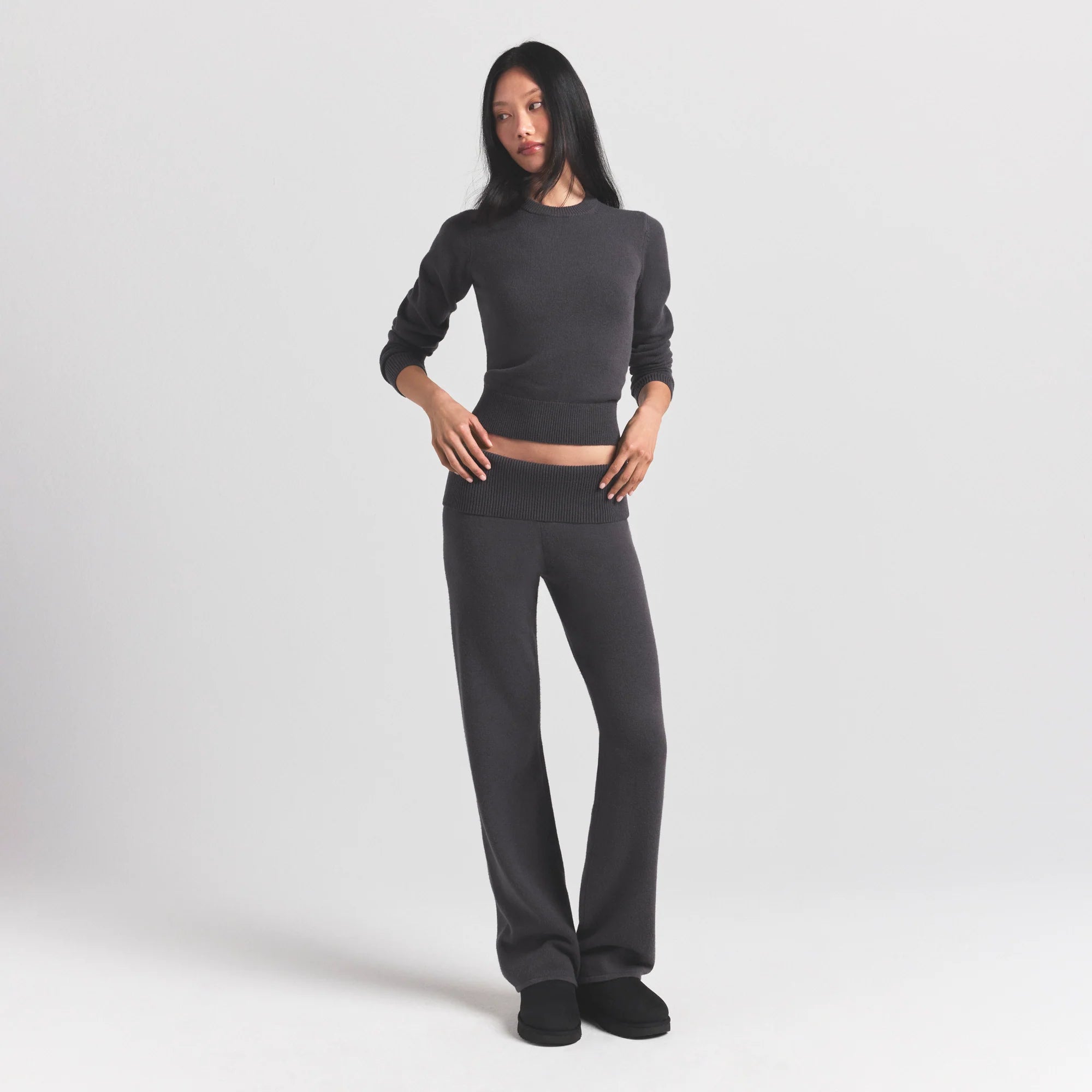 SWEATER KNITS LONG SLEEVE FITTED CREW NECK | ASH ON A MODEL FRONT VIEW @ | FOCUS: 0.0, 1.0, 0.9
