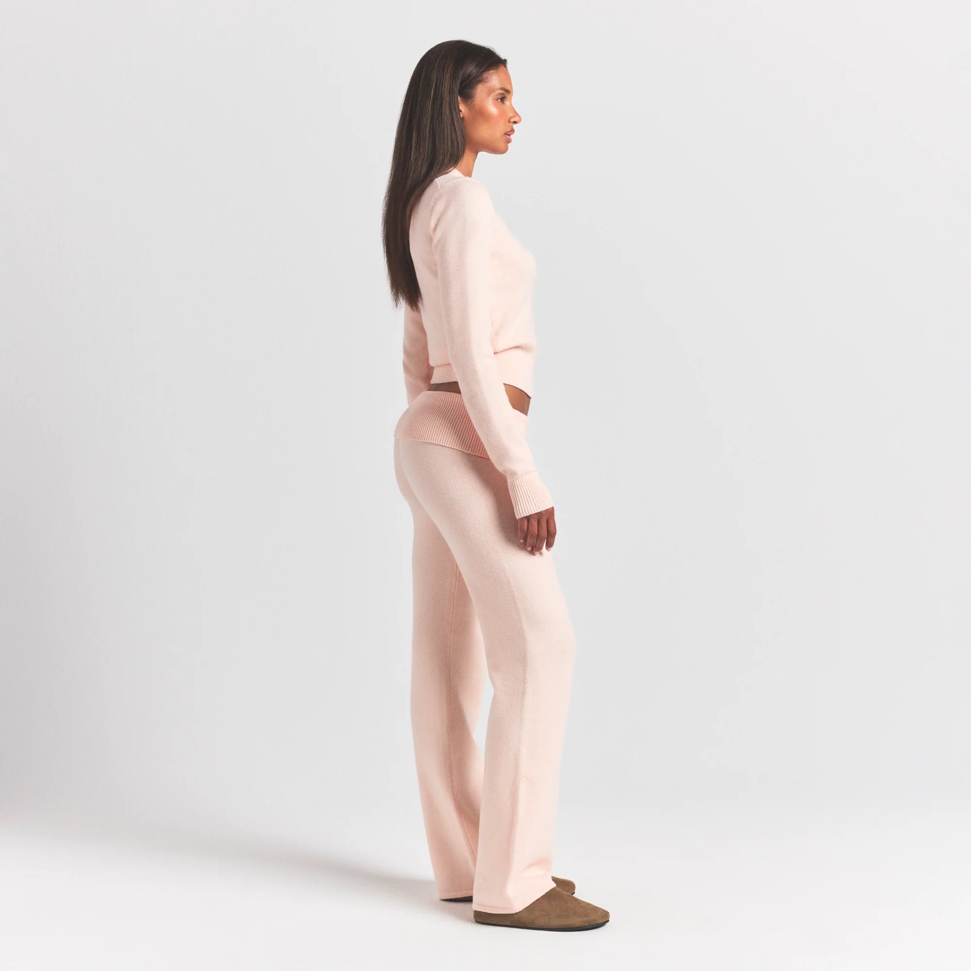 SWEATER KNITS LONG SLEEVE FITTED CREW NECK | PRIMROSE ON A MODEL SIDE VIEW @ | FOCUS: 0.0, 1.0, 0.9
