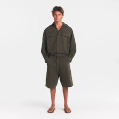 WOVEN MENS RELAXED SHIRT | JUNGLE ON A MODEL FRONT VIEW @ | FOCUS: 0.0, 1.0, 0.9