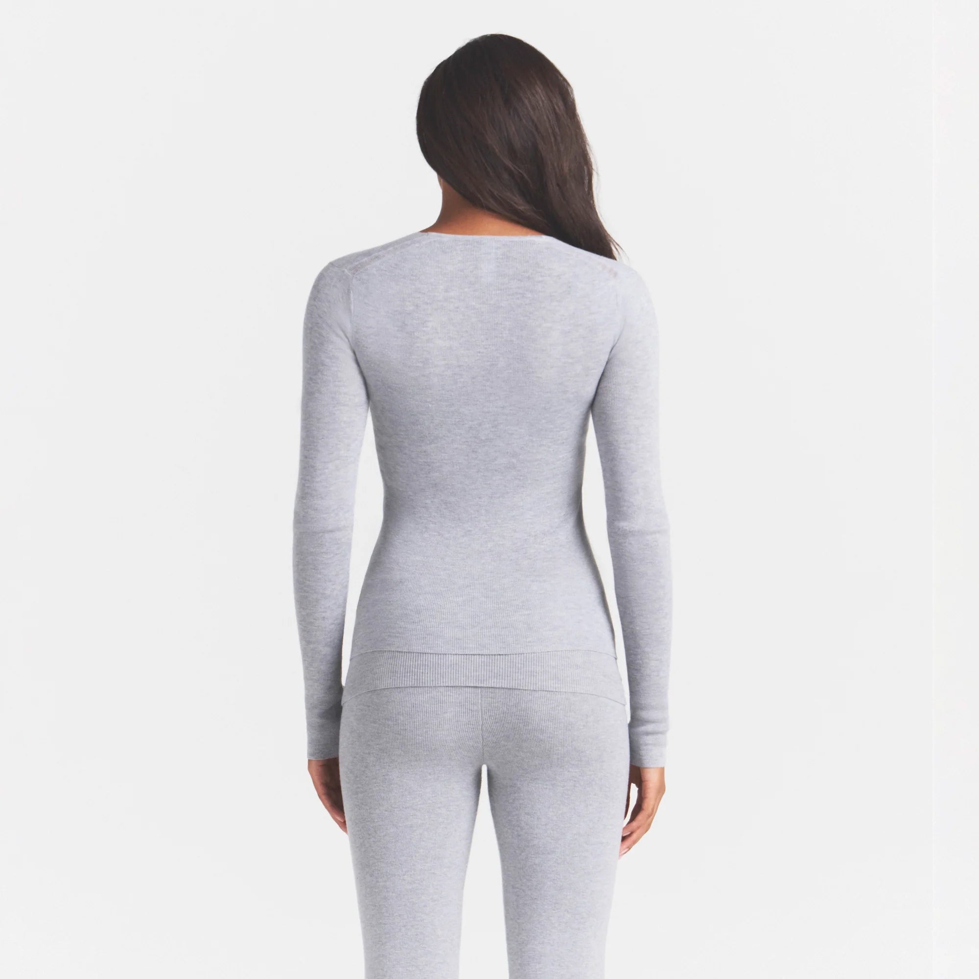 ESSENTIAL SWEATERS LONG SLEEVE V NECK  | MID HEATHER GREY ON MODEL BACK VIEW | FOCUS: 0.0, 1.0, 0.9