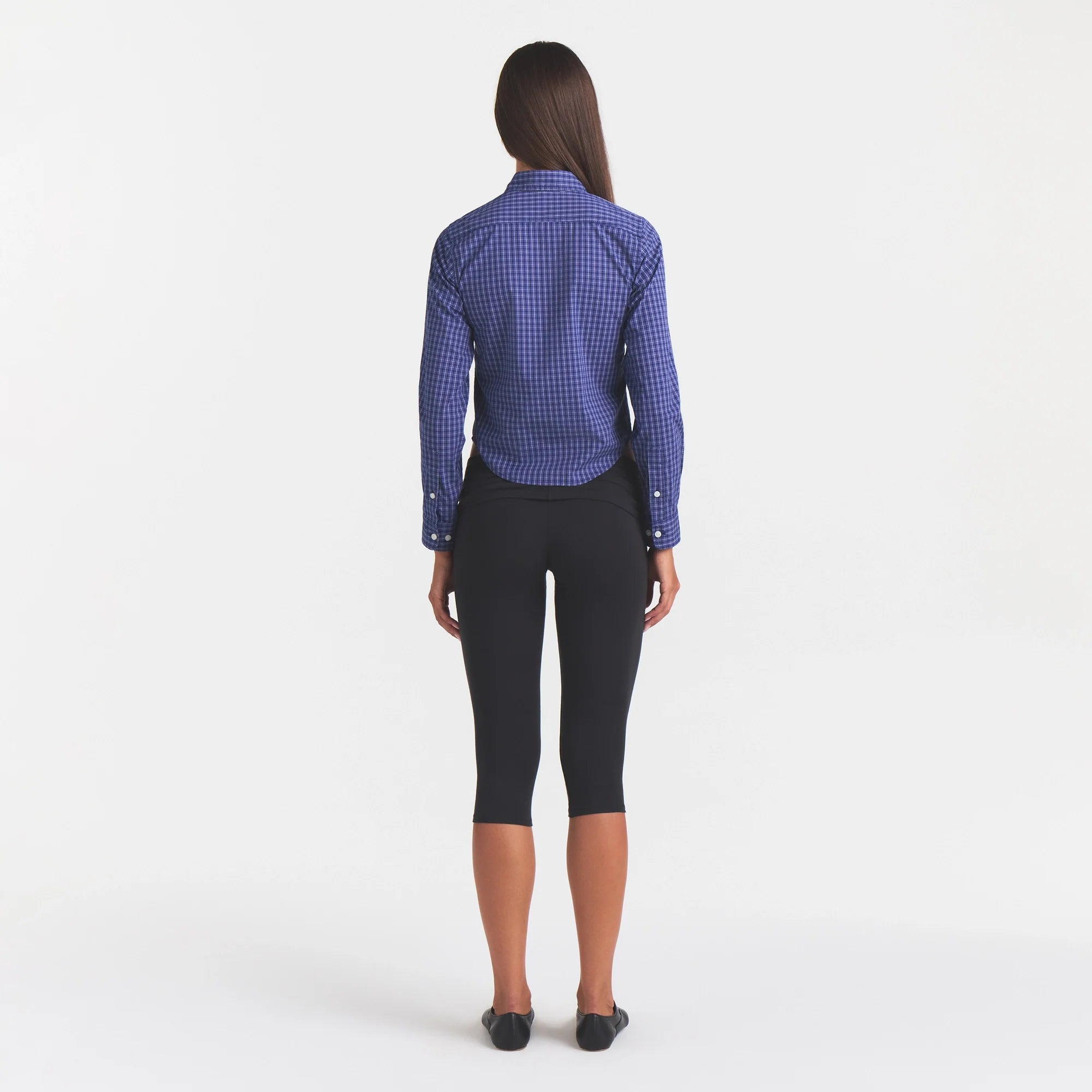 COTTON POPLIN SHRUNKEN BUTTON UP SHIRT | NAVY CHECK ON A MODEL | FOCUS: 0.0, 1.0, 0.9