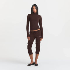 COTTON JERSEY TURTLENECK LONG SLEEVE | ESPRESSO ON A MODEL FRONT VIEW @ | FOCUS: 0.0, 1.0, 0.9