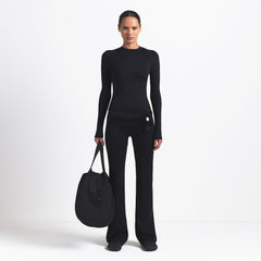 NikeSKIMS AIRY LONG SLEEVE CREW NECK TOP | OBSIDIAN ON A MODEL FRONT VIEW @ | FOCUS: 0.9, 0.1, 0.7