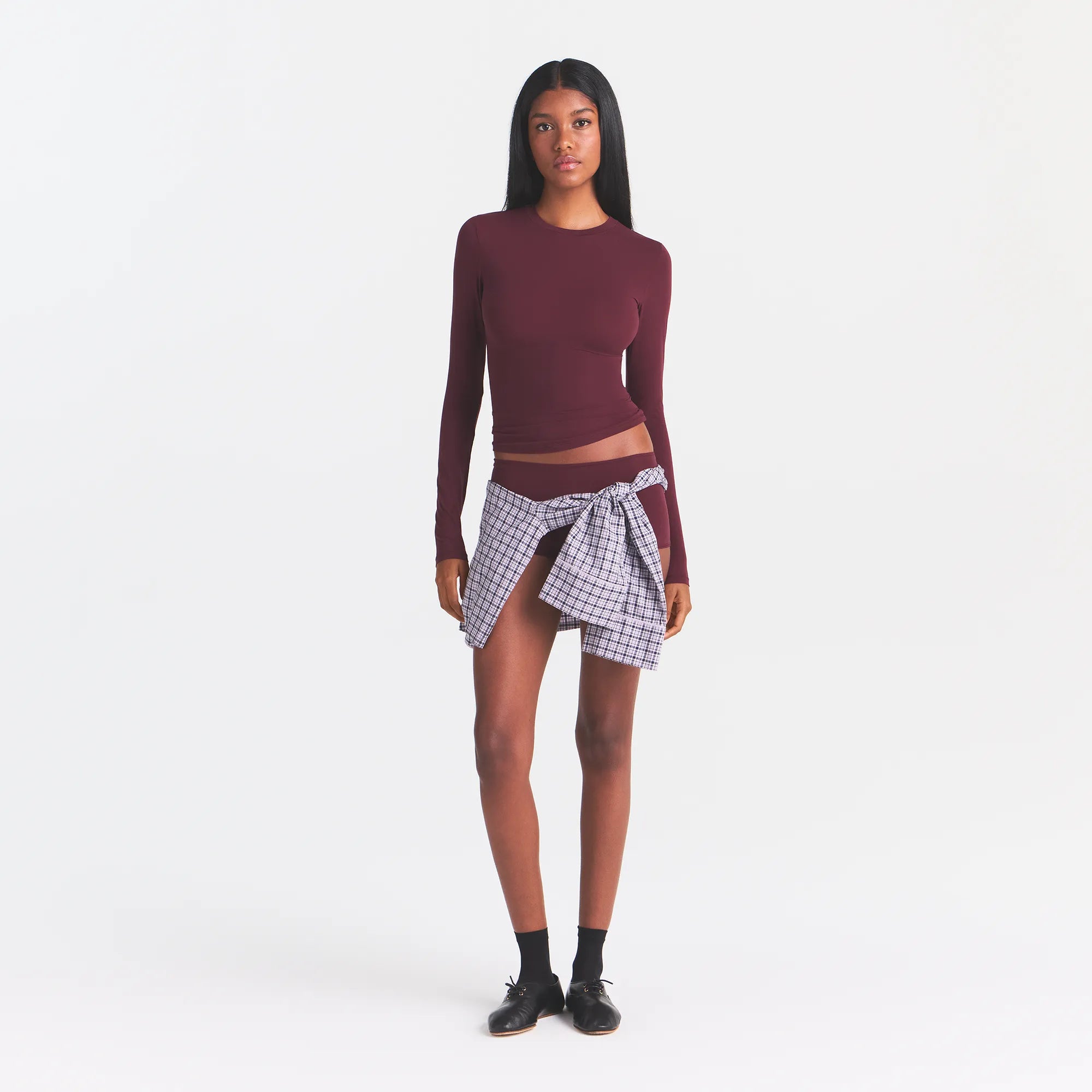 FITS EVERYBODY LONG SLEEVE T-SHIRT | CURRANT ON A MODEL @ | FOCUS: 0.0, 1.0, 0.9