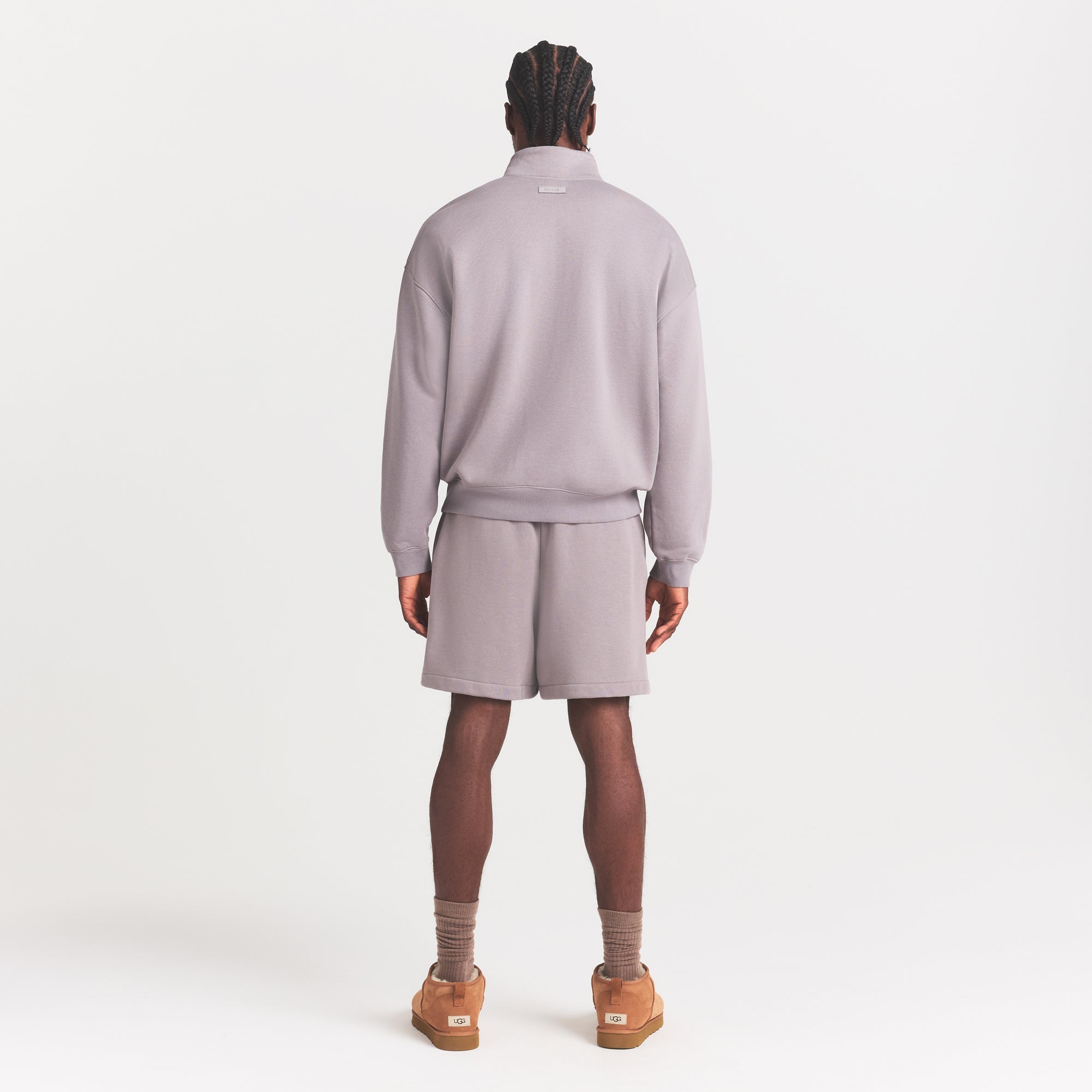 FLEECE LOUNGE MENS RELAXED QUARTER ZIP | SHADOW ON A MODEL FRONT VIEW @ | FOCUS: 0.0, 1.0, 0.9