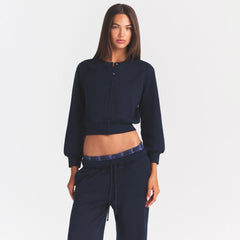 COTTON FLEECE SHRUNKEN CARDIGAN | NAVY ON A MODEL SIDE VIEW @ | FOCUS: 0.0, 1.0, 0.9