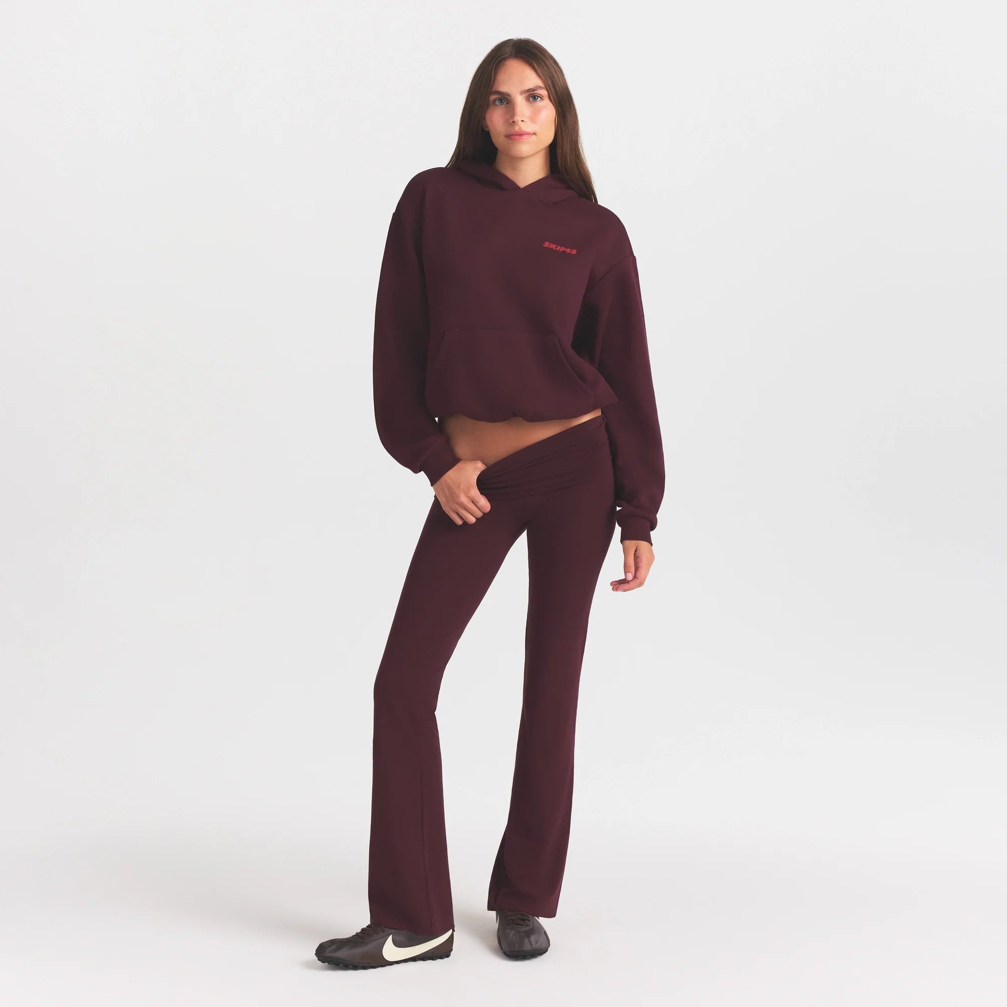 COTTON FLEECE CLASSIC HOODIE | CURRANT ON A MODEL FRONT VIEW @ | FOCUS: 0.0, 1.0, 0.9