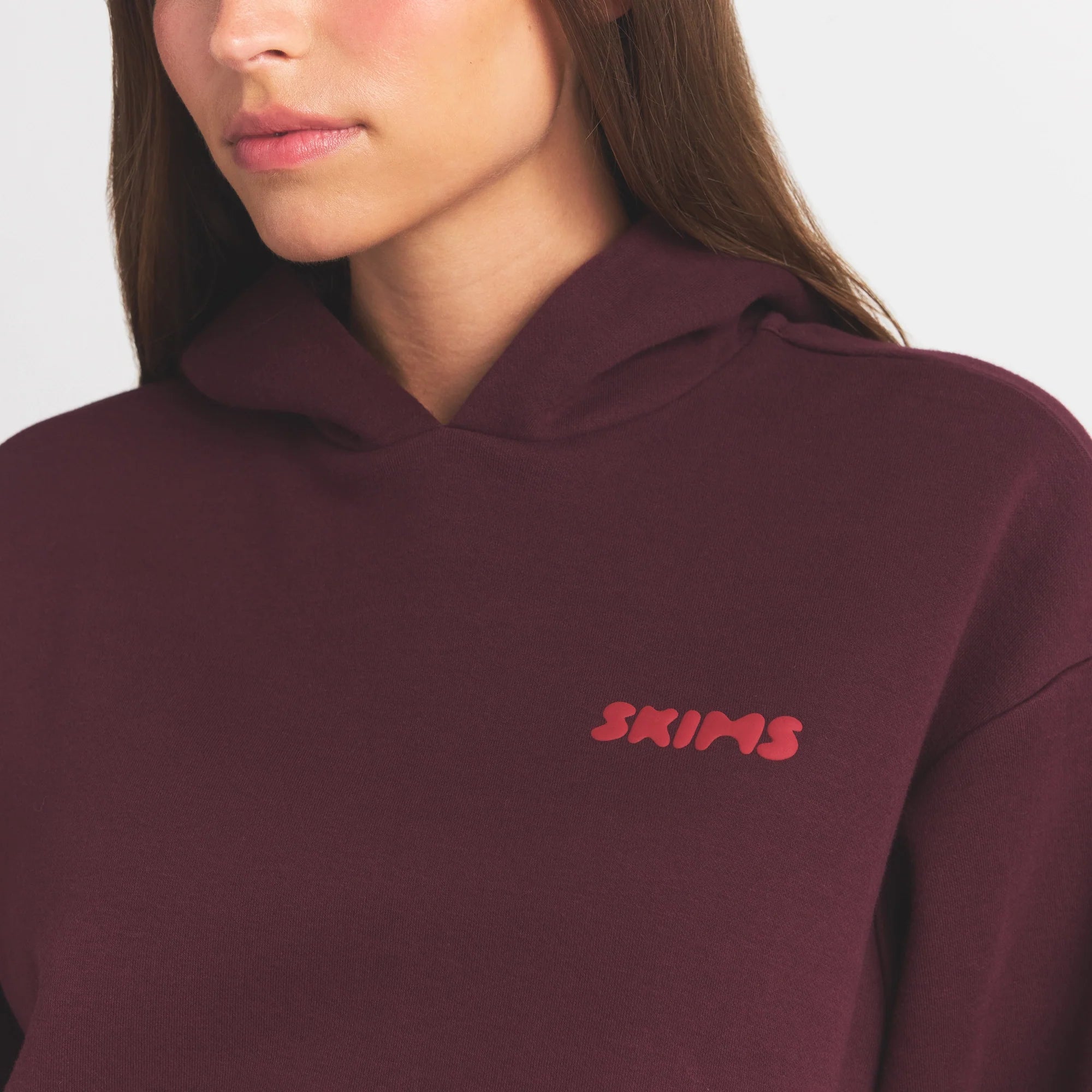 COTTON FLEECE CLASSIC HOODIE | CURRANT ON A MODEL SIDE VIEW @ | FOCUS: 0.0, 1.0, 0.9
