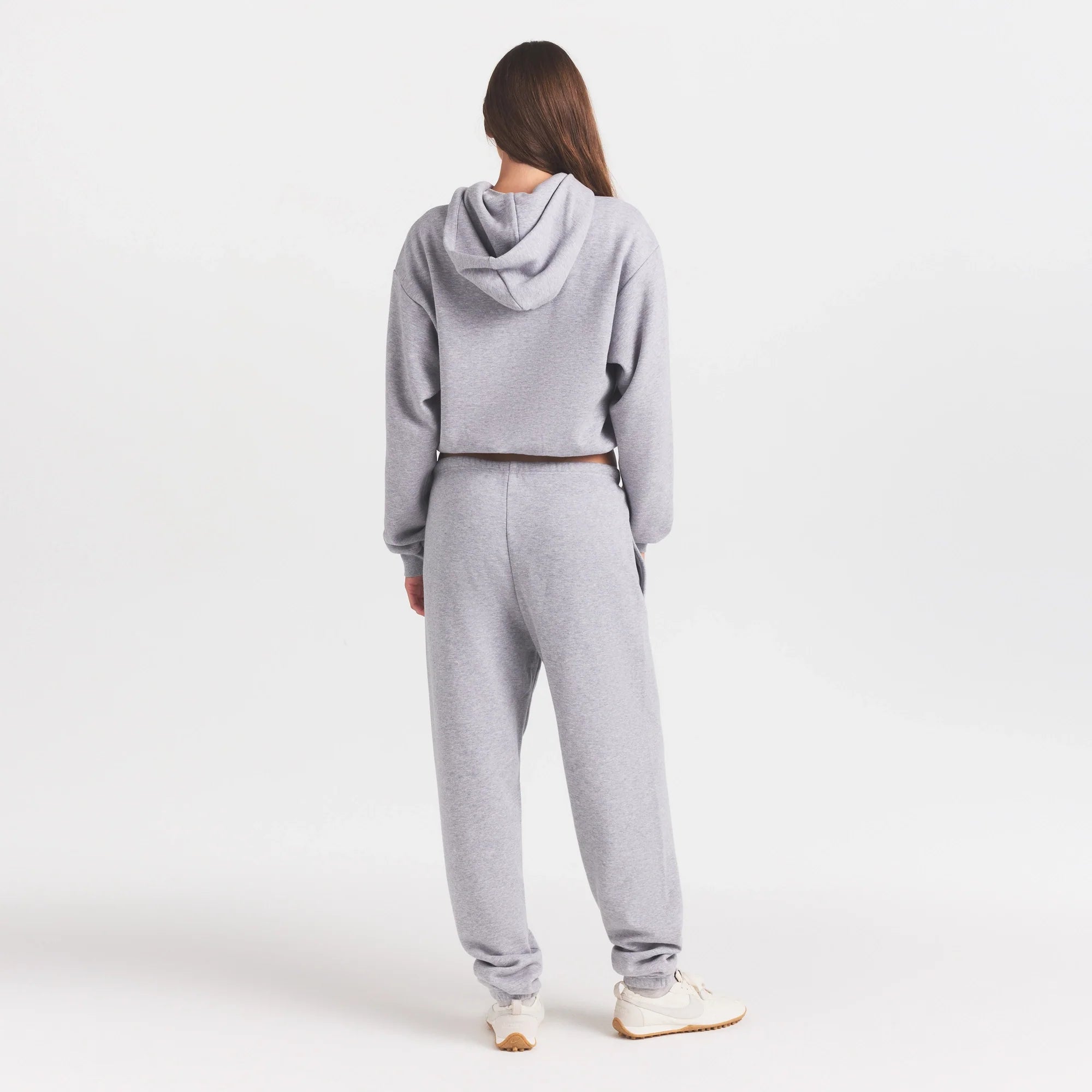 COTTON FLEECE CLASSIC ZIP UP HOODIE | HEATHER GREY ON A MODEL FRONT VIEW @ | FOCUS: 0.0, 1.0, 0.9