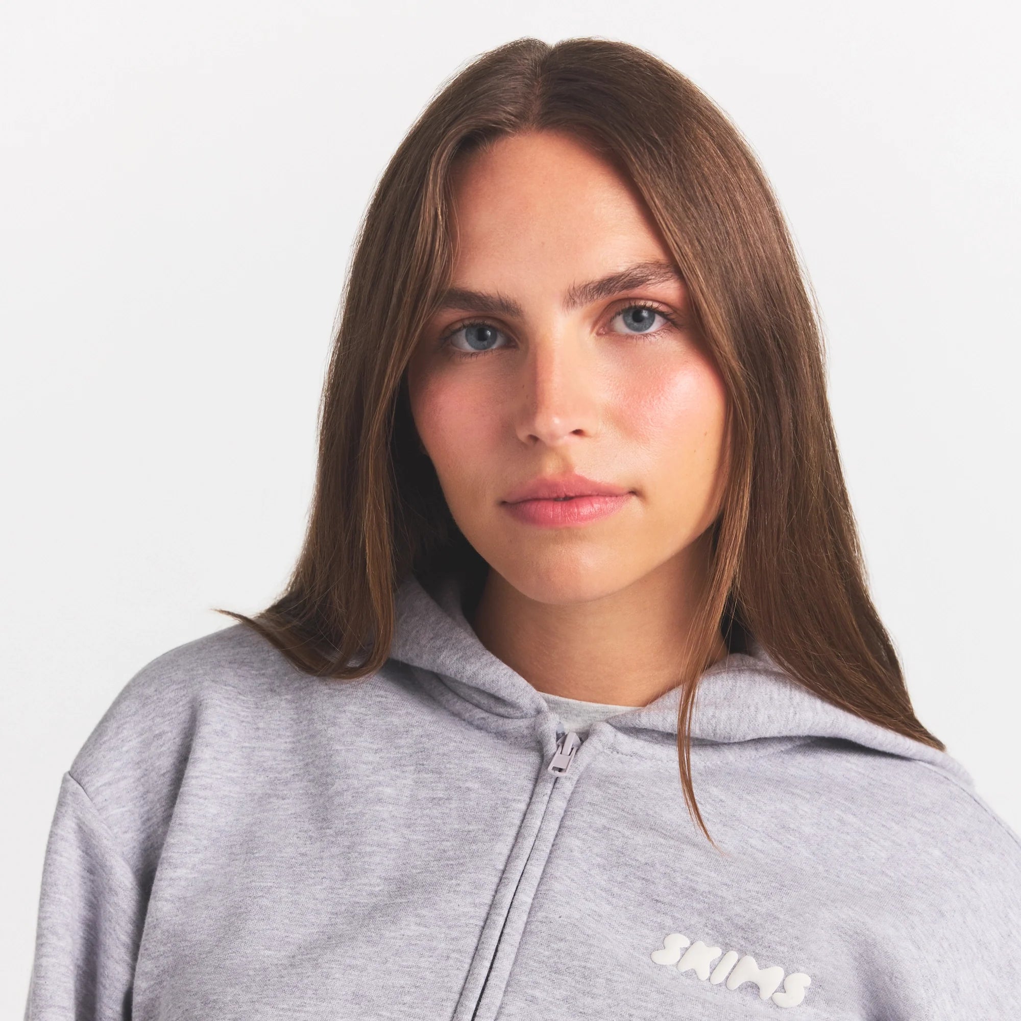 COTTON FLEECE CLASSIC ZIP UP HOODIE | HEATHER GREY ON A MODEL SIDE VIEW @ | FOCUS: 0.0, 1.0, 0.9