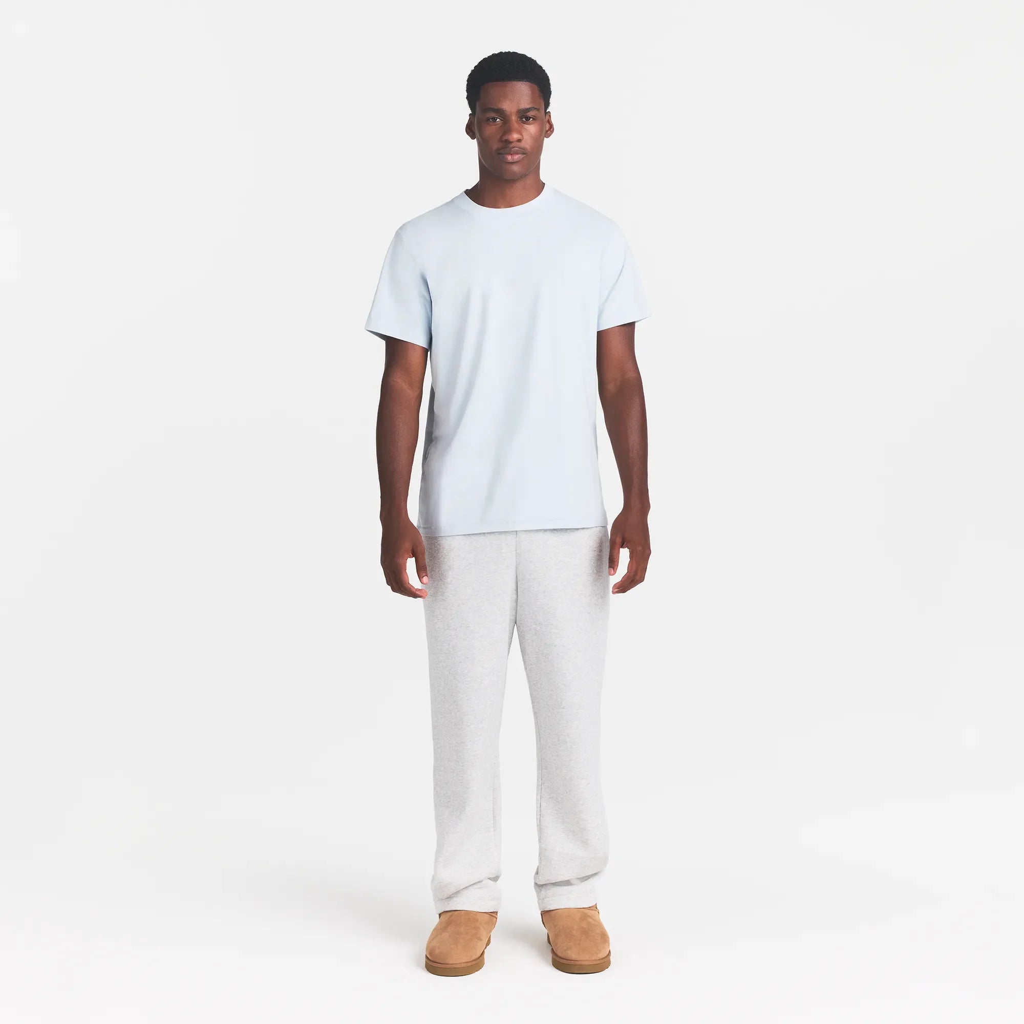 HEAVYWEIGHT COTTON MENS CLASSIC CREWNECK | ATMOSPHERE ON A MODEL FRONT VIEW @ | FOCUS: 0.0, 1.0, 0.9