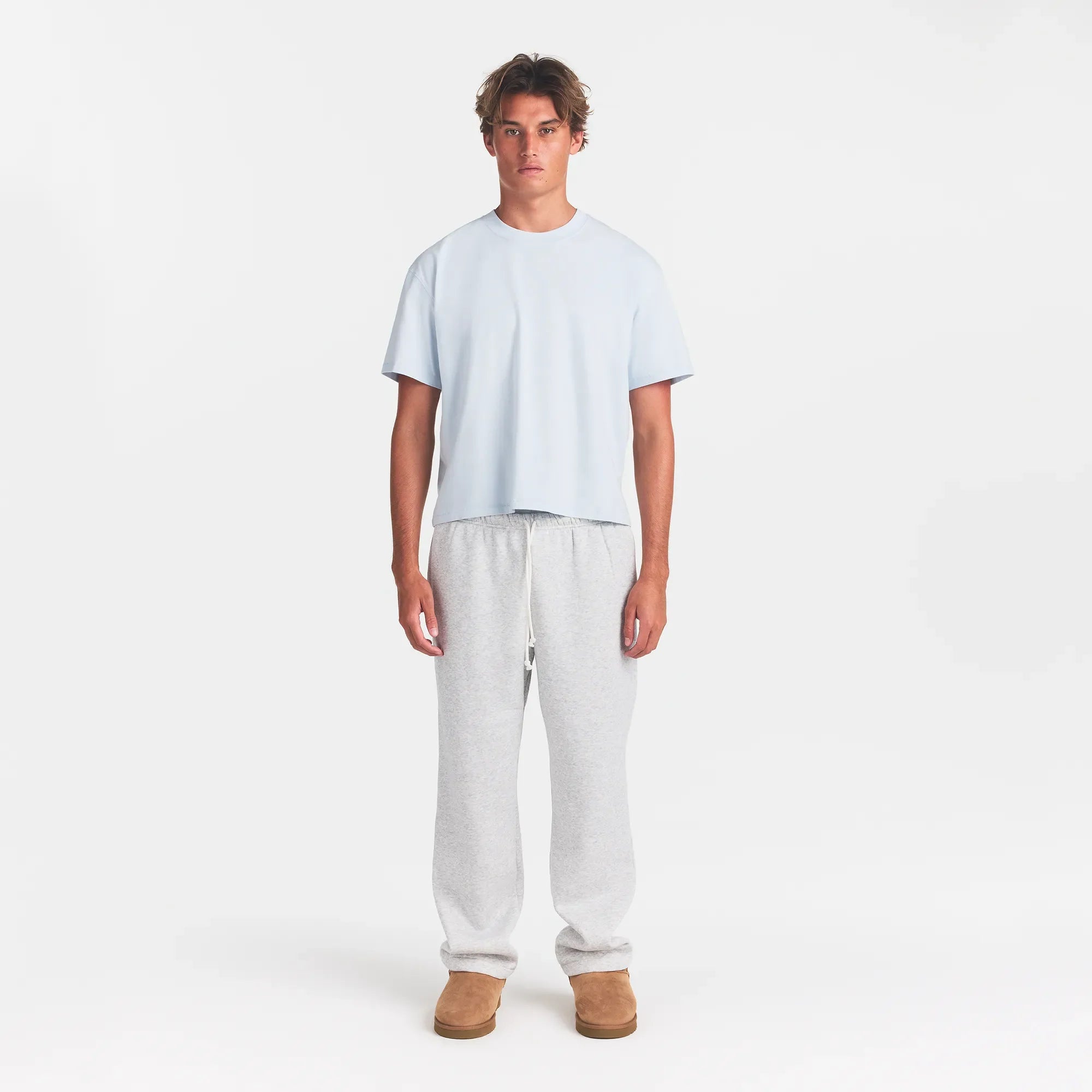 HEAVYWEIGHT COTTON MENS RELAXED CROPPED CREWNECK | ATMOSPHERE ON A MODEL FRONT VIEW @ | FOCUS: 0.0, 1.0, 0.9