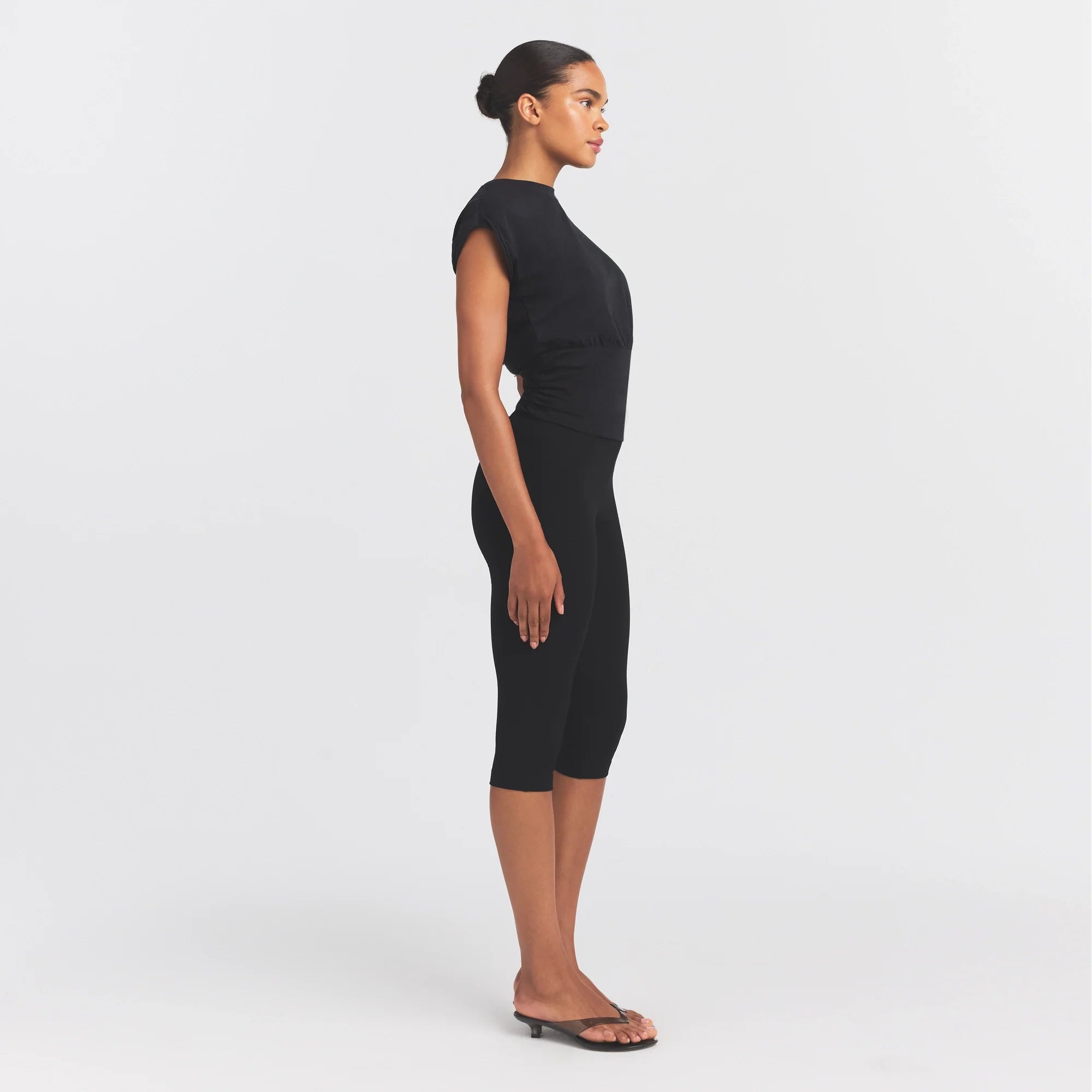 WORN IN JERSEY RUCHED TEE | WASHED ONYX ON A MODEL FRONT VIEW @ | FOCUS: 0.0, 1.0, 0.9