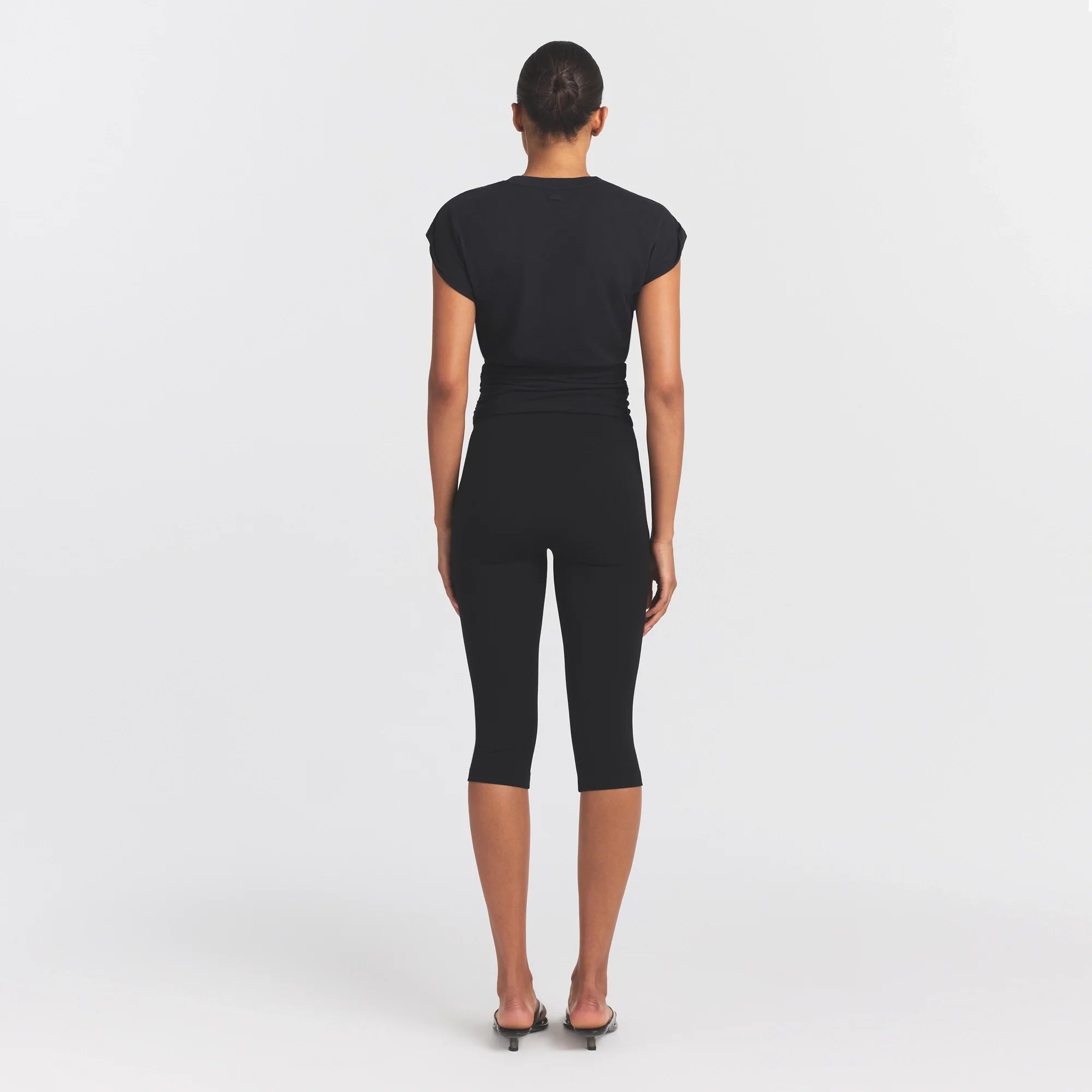 WORN IN JERSEY RUCHED TEE | WASHED ONYX ON A MODEL FRONT VIEW @ | FOCUS: 0.0, 1.0, 0.9